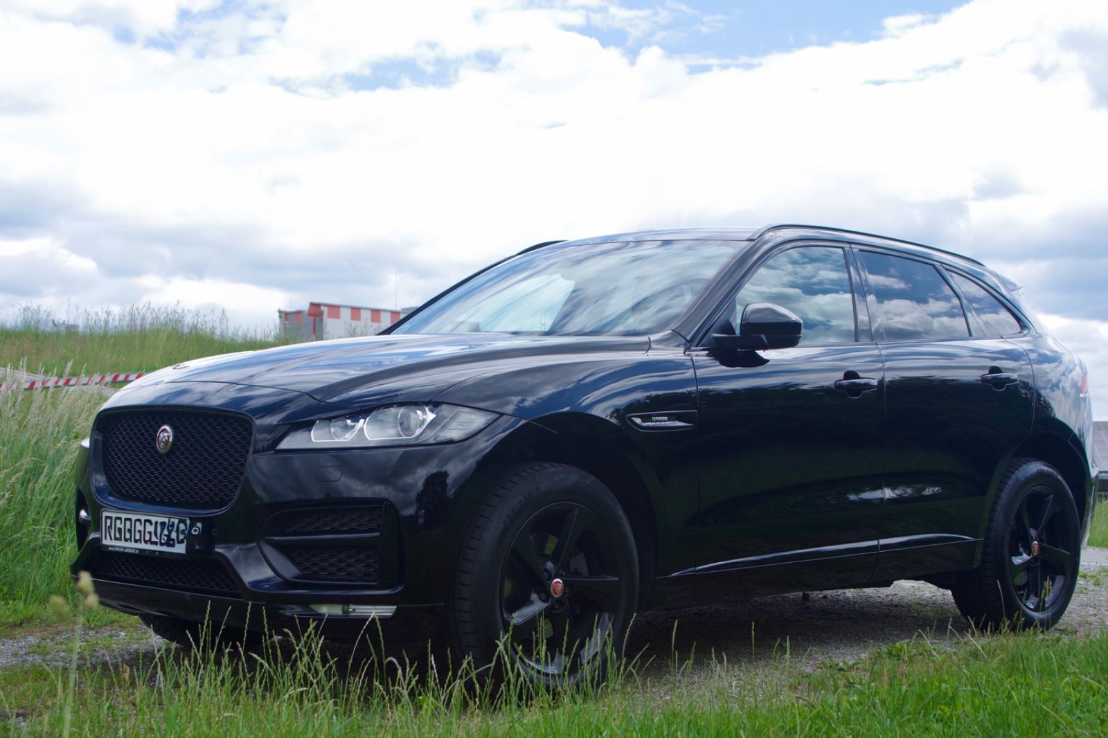 Jaguar F-Pace 2019, 85 000 км, 132 kW (179 PS) дизель, автомат — фото 2