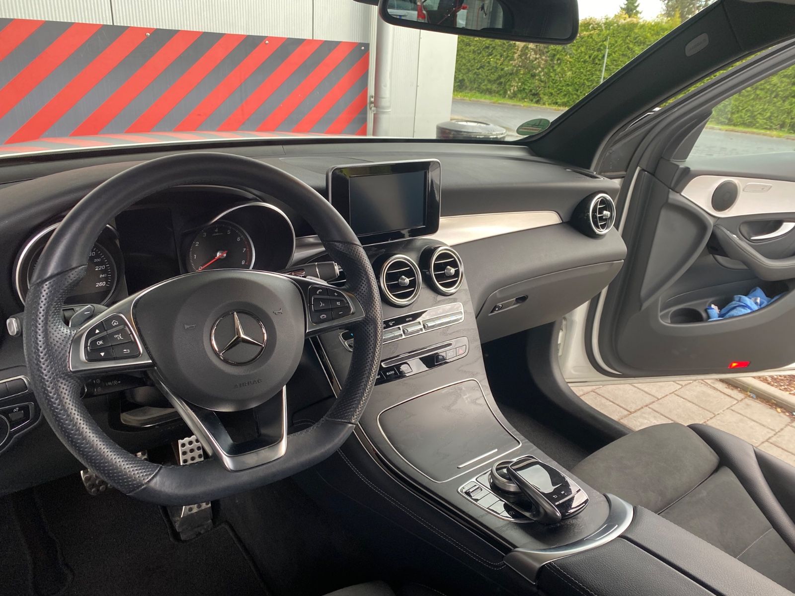 Mercedes-Benz GLC 250 2019, 87 744 км, 155 kW (211 PS) бензин, автомат — фото 6