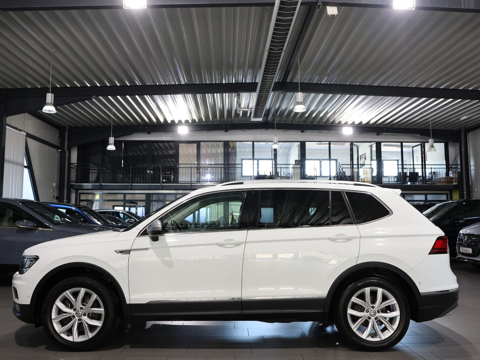 Volkswagen Tiguan Allspace 2019, 100 000 км, 140 kW (190 PS) бензин, автомат — фото 7