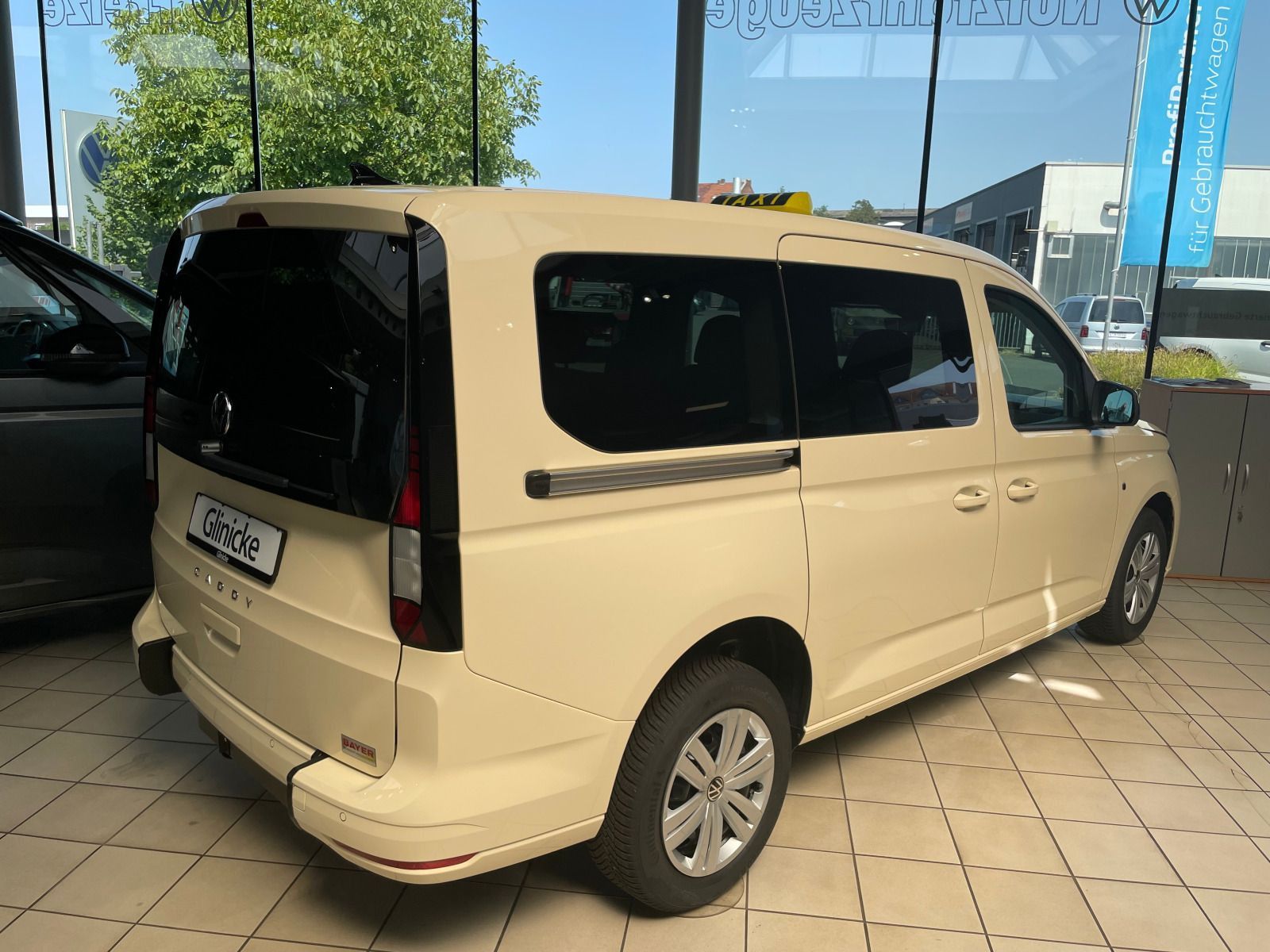 Volkswagen Caddy Maxi 2026, 75 kW (102 PS) дизель, schaltgetriebe — фото 2
