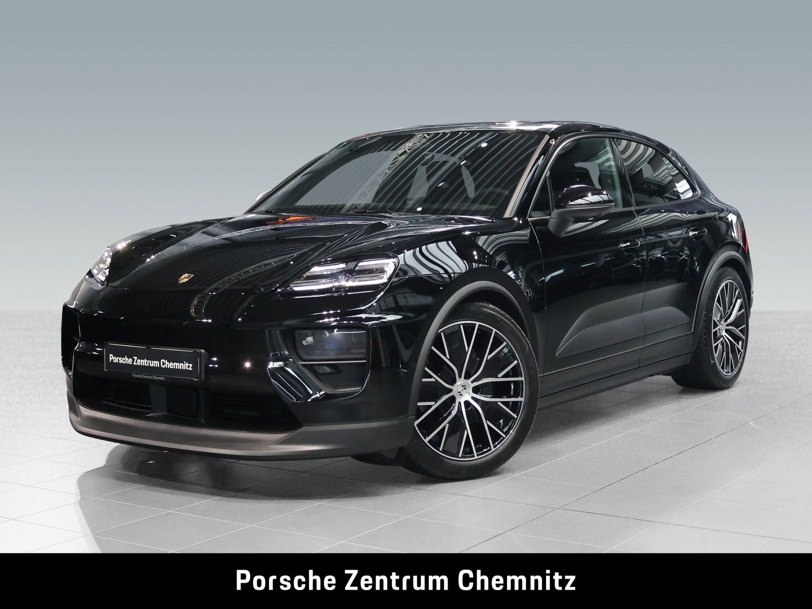 Porsche Macan 2026, 6 000 км, 300 kW (408 PS) электро, автомат — фото с аукциона, доставка в Беларусь