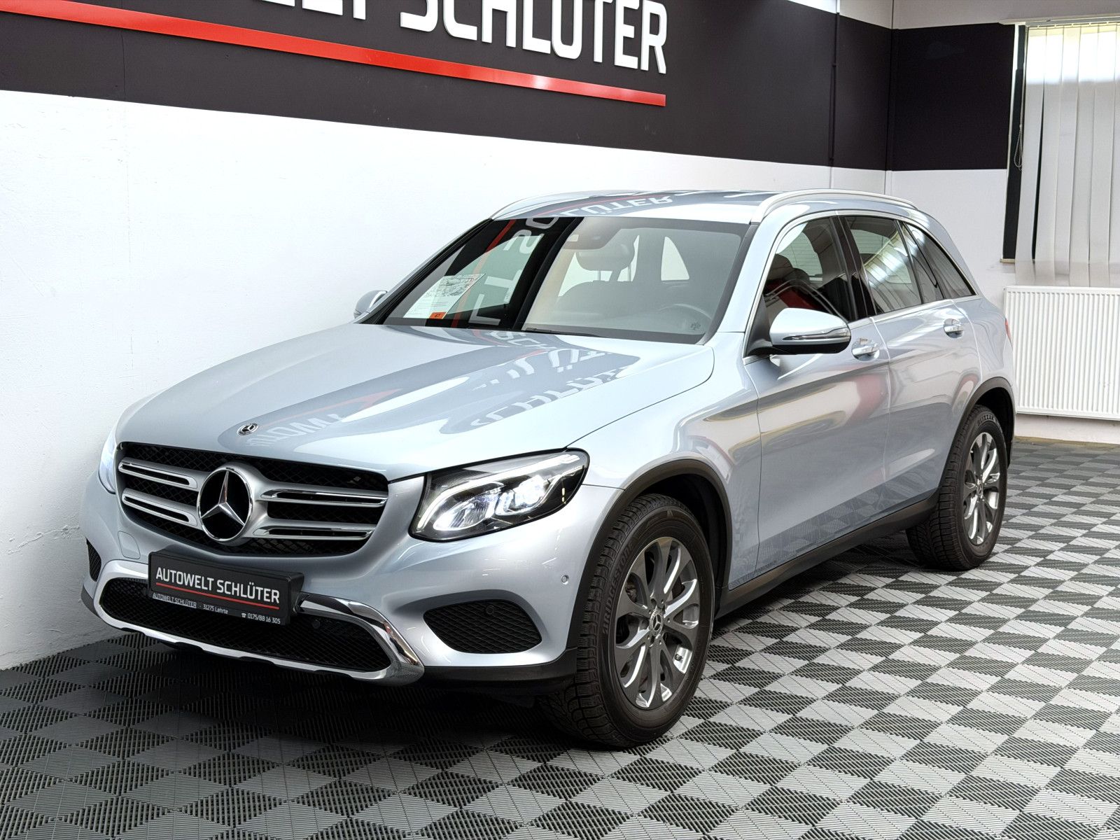 Mercedes-Benz GLC 250 2017, 125 000 км, 155 kW (211 PS) бензин, автомат — фото с аукциона, доставка в Беларусь