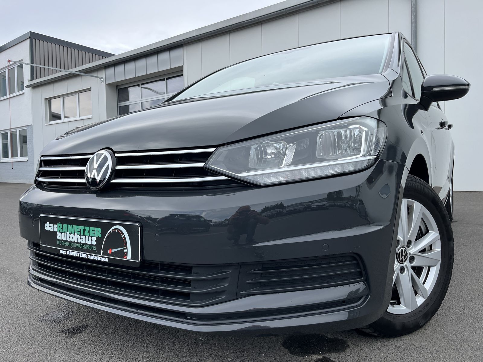 Volkswagen Touran 2022, 24 055 км, 110 kW (150 PS) бензин, schaltgetriebe — фото с аукциона, доставка в Беларусь