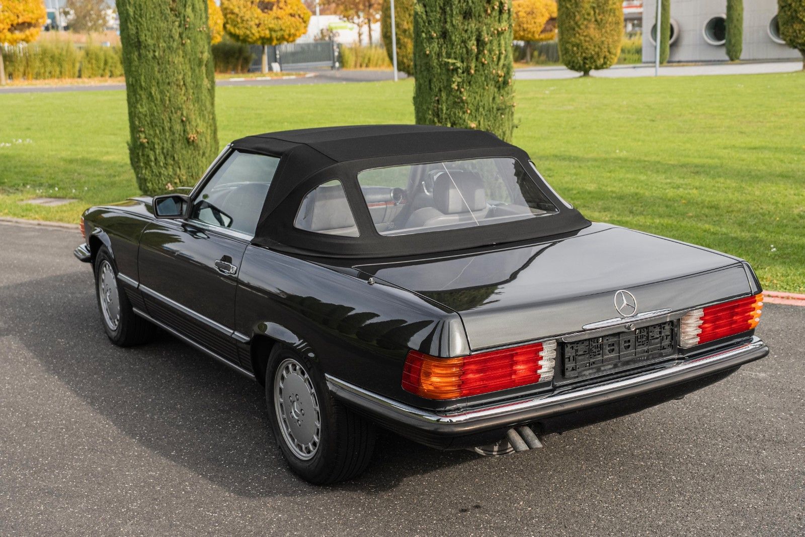 Mercedes-Benz SL 560 1989, 102 500 км, 170 kW (231 PS) бензин, автомат — фото 2