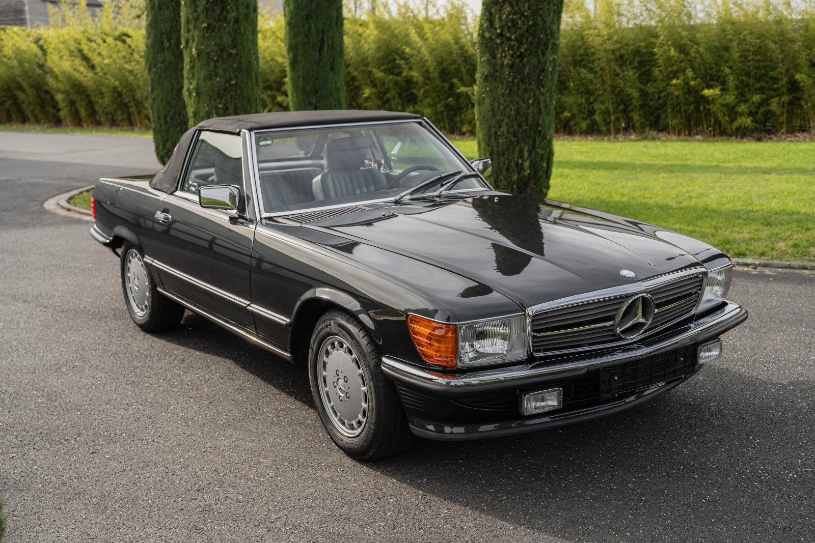 Mercedes-Benz SL 560 1989, 102 500 км, 170 kW (231 PS) бензин, автомат — фото 4