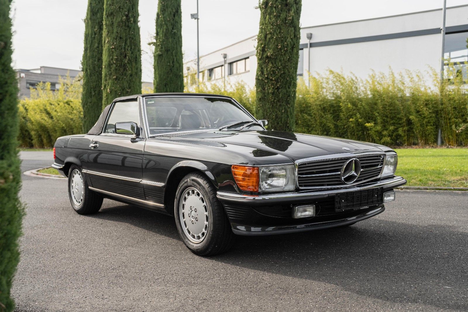 Mercedes-Benz SL 560 1989, 102 500 км, 170 kW (231 PS) бензин, автомат — фото 6