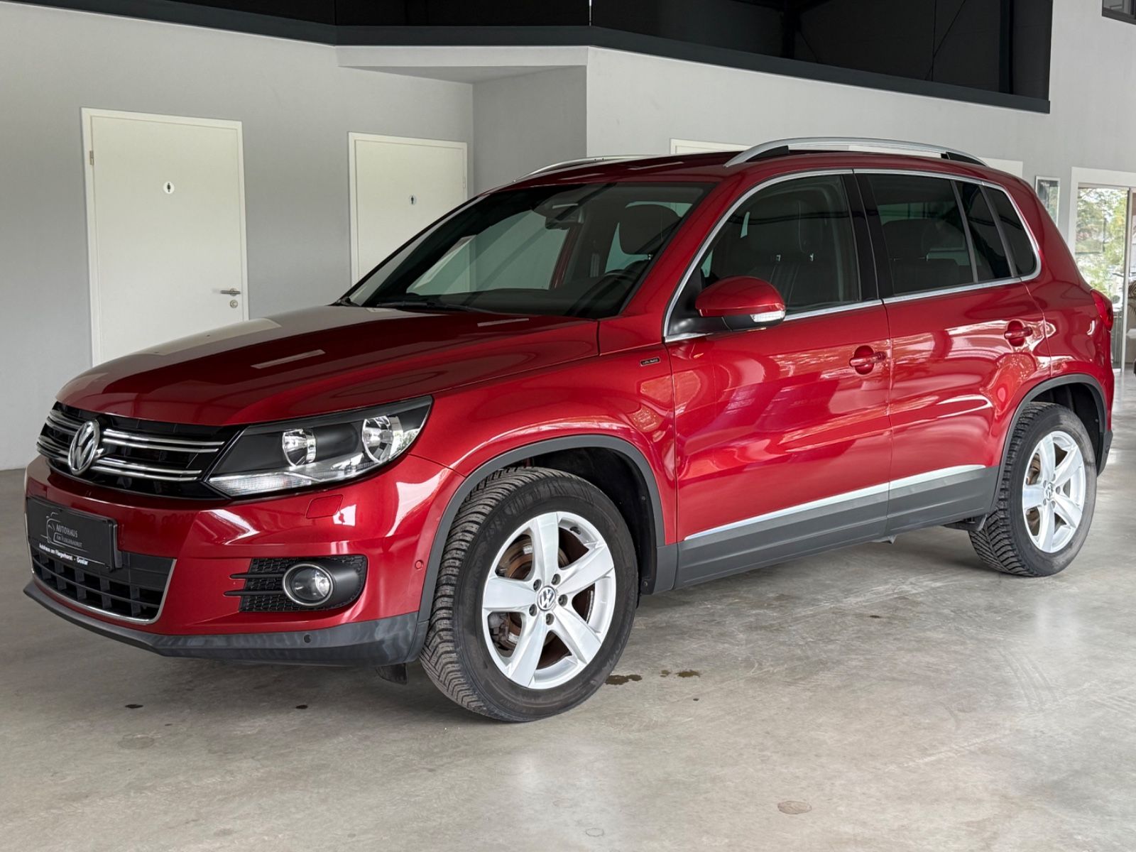 Volkswagen Tiguan 2015, 92 809 км, 110 kW (150 PS) бензин, автомат — фото с аукциона, доставка в Беларусь