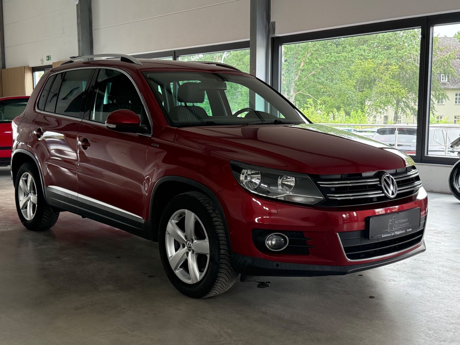 Volkswagen Tiguan 2015, 92 809 км, 110 kW (150 PS) бензин, автомат — фото 2