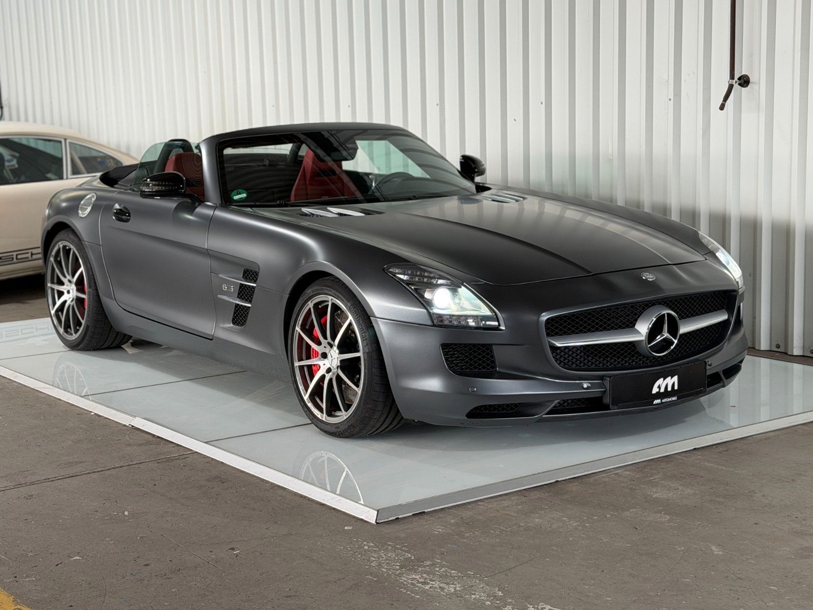 Mercedes-Benz SLS AMG 2012, 38 900 км, 420 kW (571 PS) бензин, автомат — фото с аукциона, доставка в Беларусь