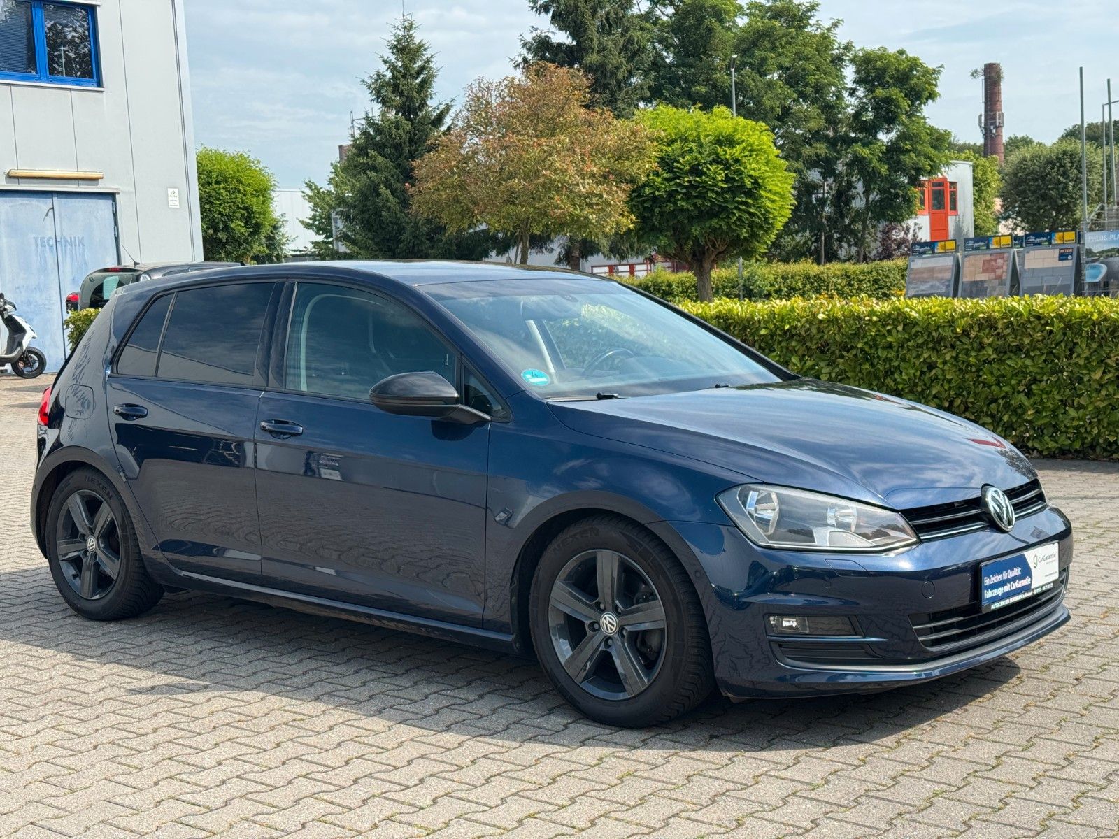 Volkswagen Golf 2013, 120 127 км, 77 kW (105 PS) бензин, автомат — фото с аукциона, доставка в Беларусь