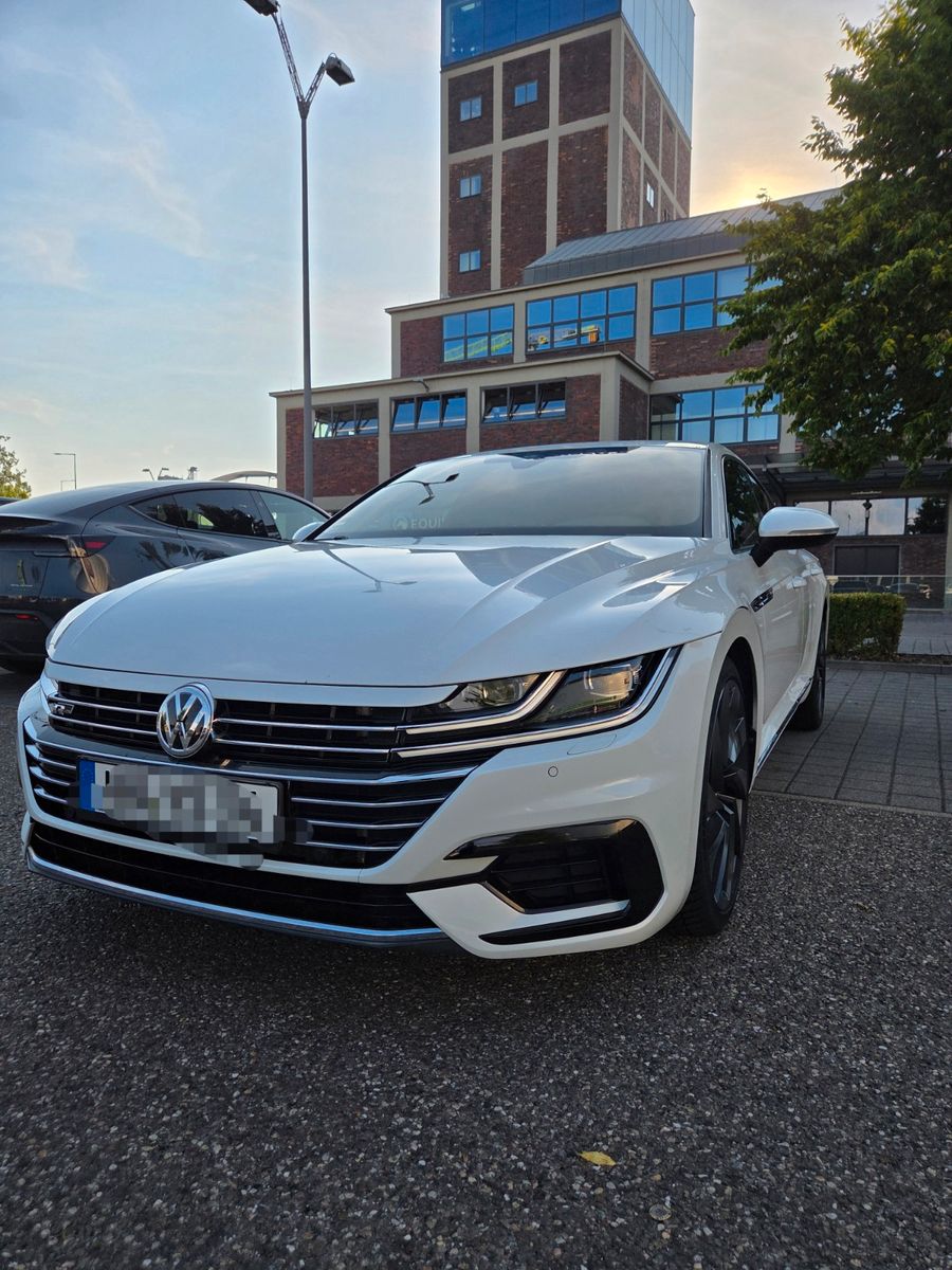 Volkswagen Arteon 2018, 88 000 км, 140 kW (190 PS) дизель, автомат — фото с аукциона, доставка в Беларусь