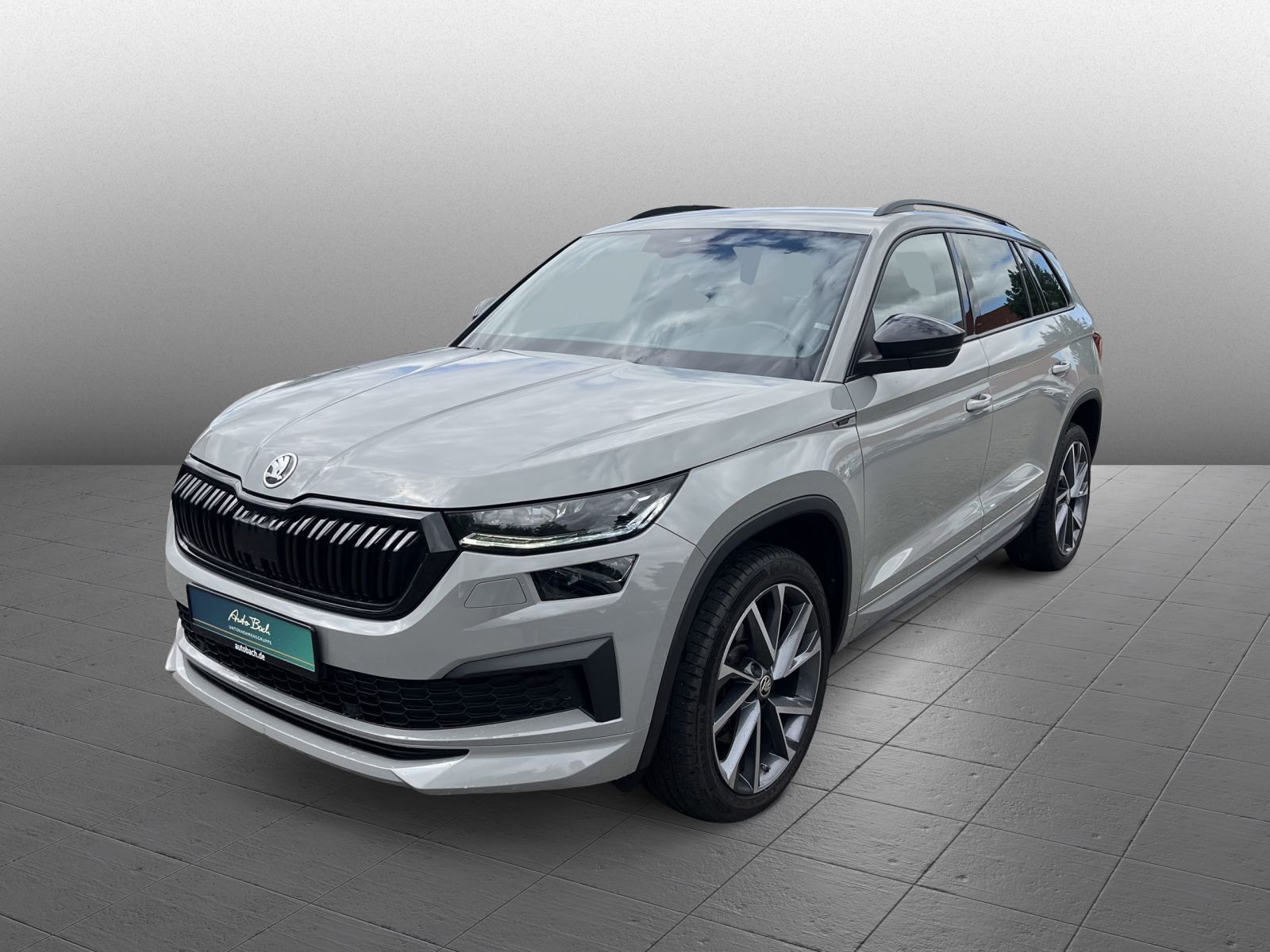Skoda Kodiaq 2023, 88 013 км, 140 kW (190 PS) бензин, автомат — фото с аукциона, доставка в Беларусь