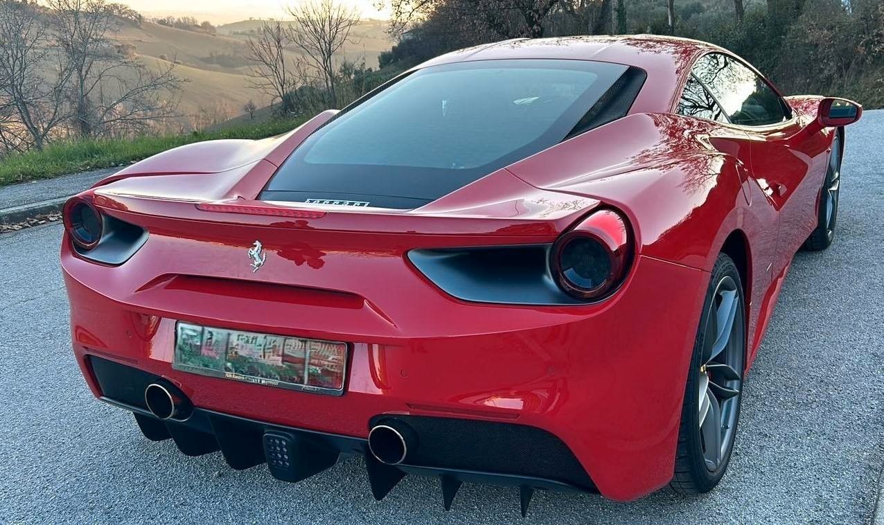 Ferrari 488 GTB 2017, 15 983 км, 492 kW (669 PS) бензин, автомат — фото 5