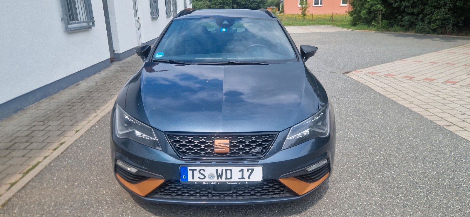 Seat Leon 2018, 133 761 км, 221 kW (300 PS) бензин, автомат — фото с аукциона, доставка в Беларусь