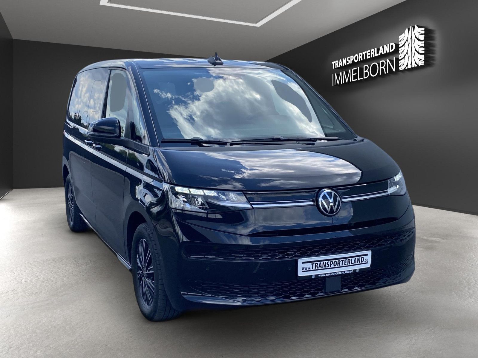 Volkswagen T7 Multivan 2024, 63 920 км, 110 kW (150 PS) дизель, автомат — фото 2