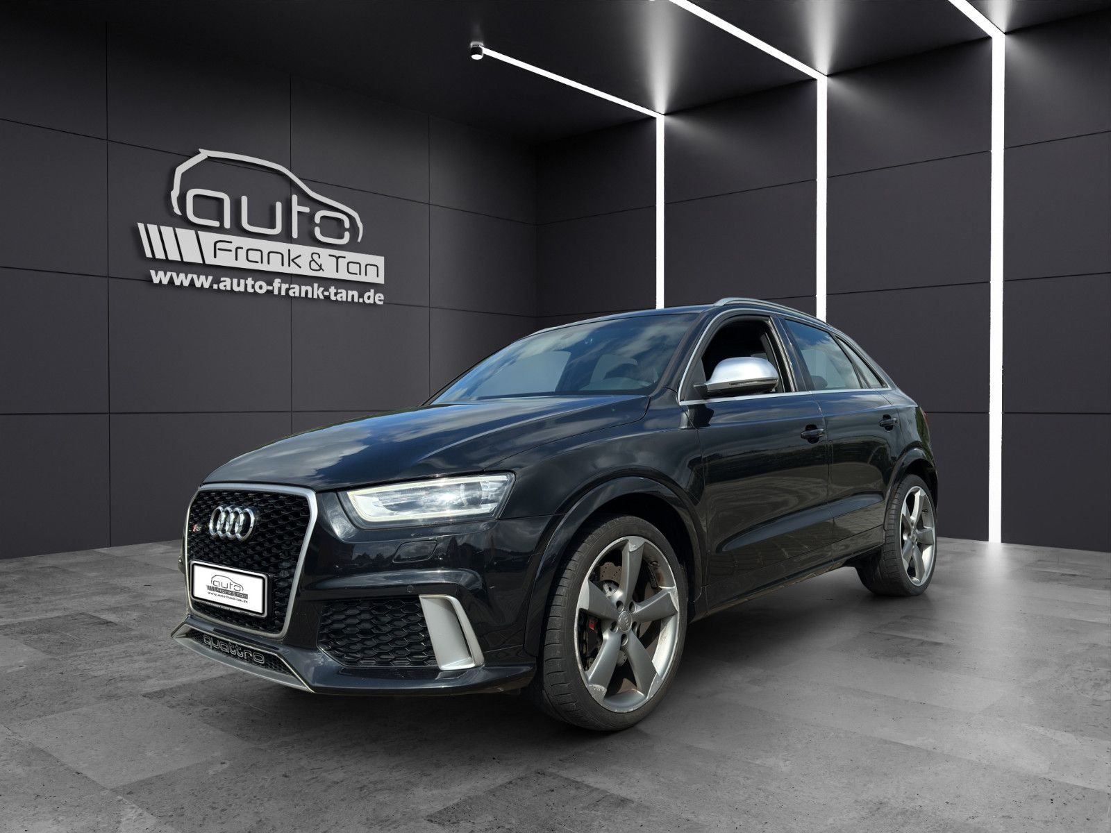 Audi RSQ3 2014, 105 500 км, 228 kW (310 PS) бензин, автомат — фото с аукциона, доставка в Беларусь