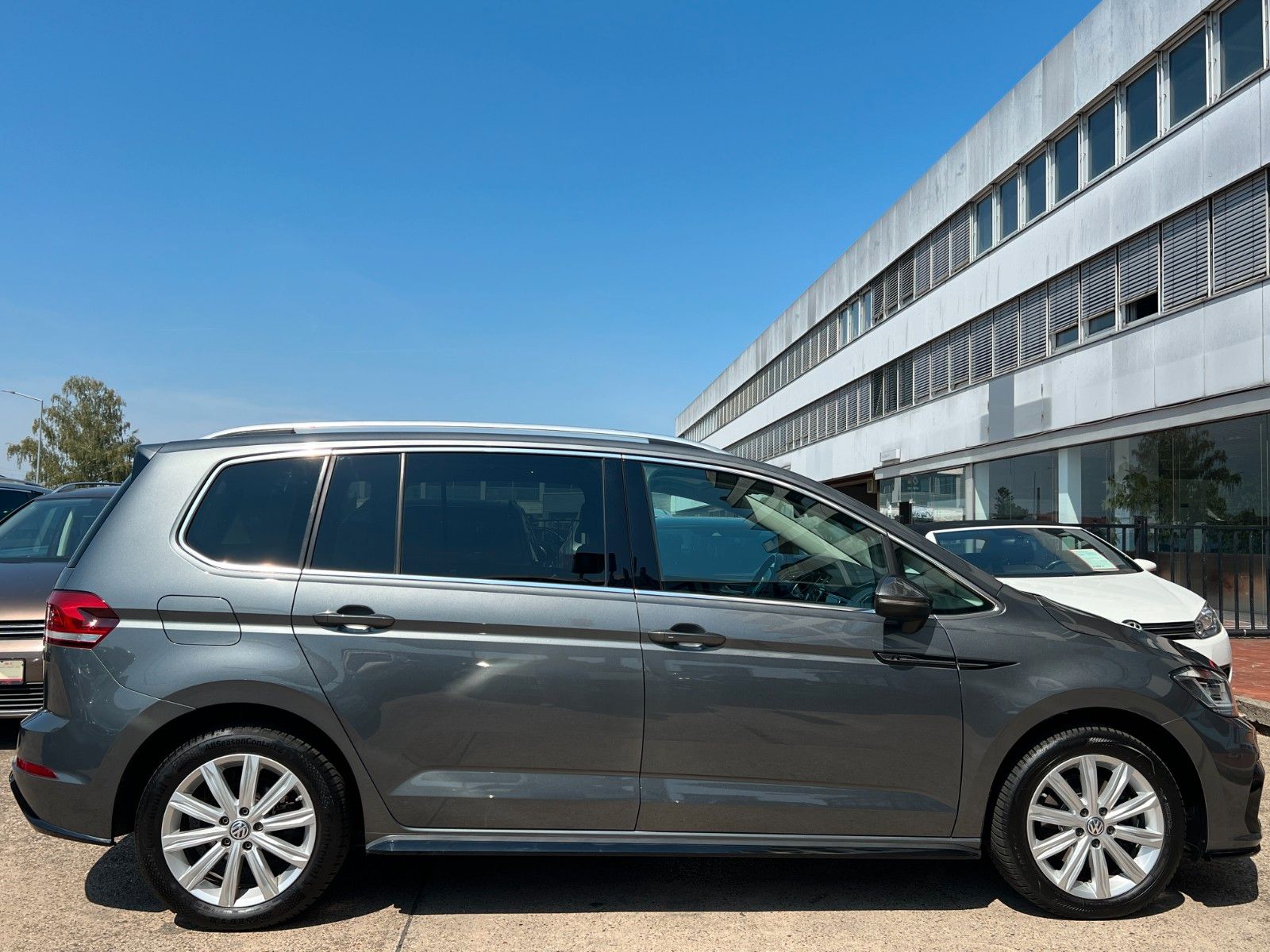 Volkswagen Touran 2018, 123 300 км, 110 kW (150 PS) дизель, автомат — фото 5