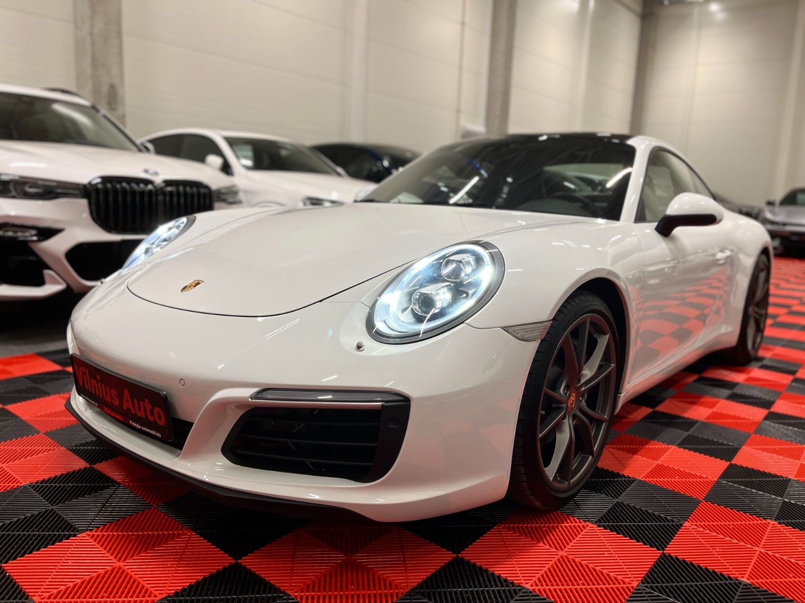 Porsche 911 Urmodell 2018, 24 200 км, 272 kW (370 PS) бензин, автомат — фото с аукциона, доставка в Беларусь