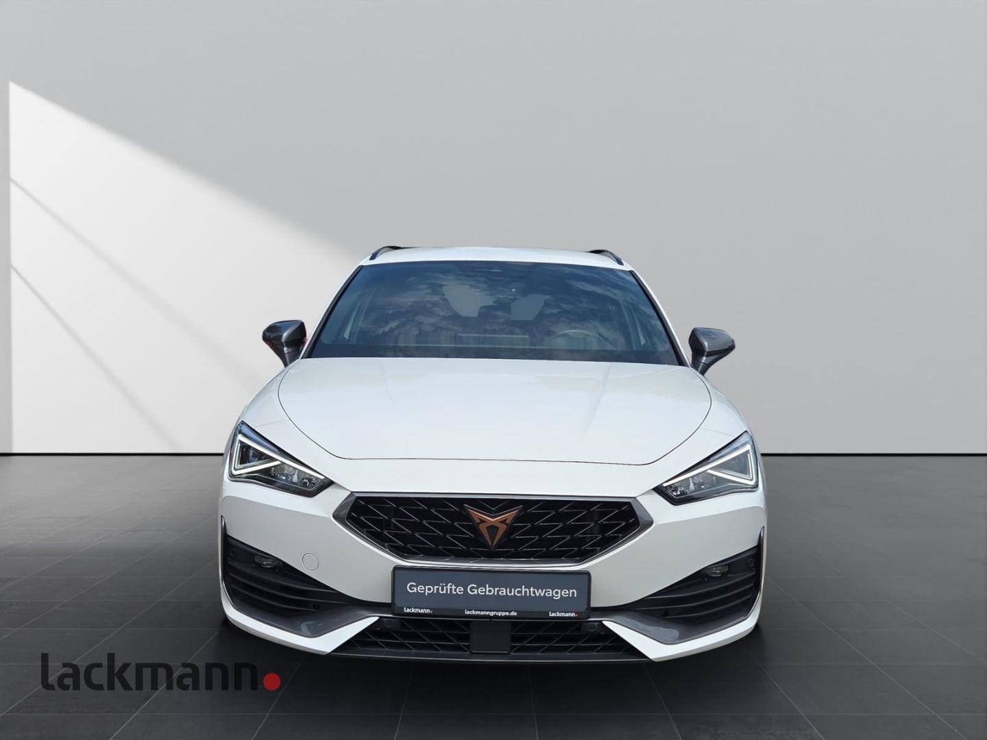 Cupra Leon 2024, 27 300 км, 221 kW (300 PS) бензин, автомат — фото 3