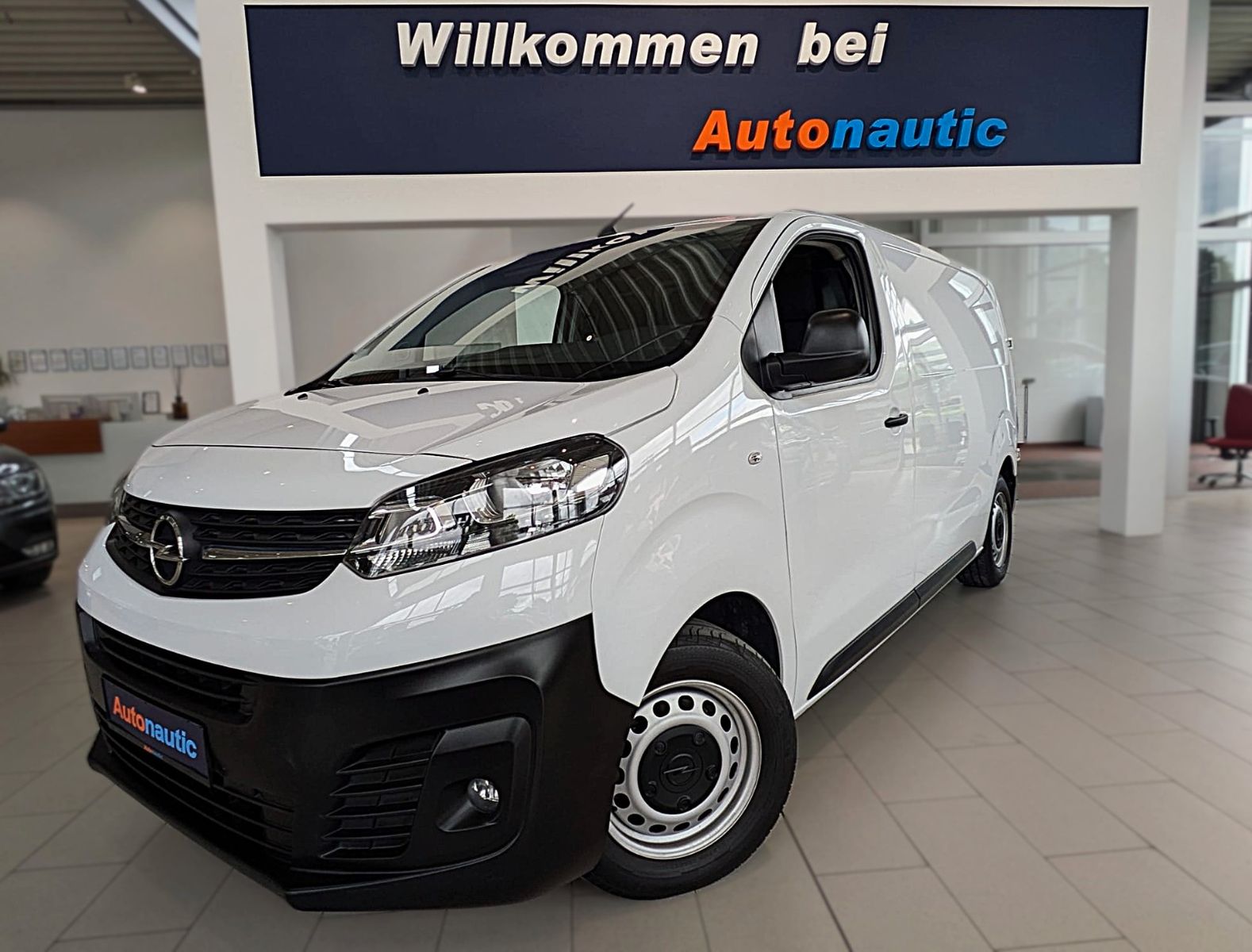 Opel Vivaro 2023, 39 000 км, 88 kW (120 PS) дизель, schaltgetriebe — фото с аукциона, доставка в Беларусь