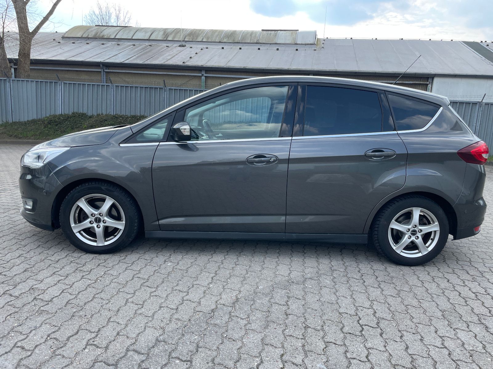 Ford C-Max 2016, 124 000 км, 92 kW (125 PS) бензин, schaltgetriebe — фото 4