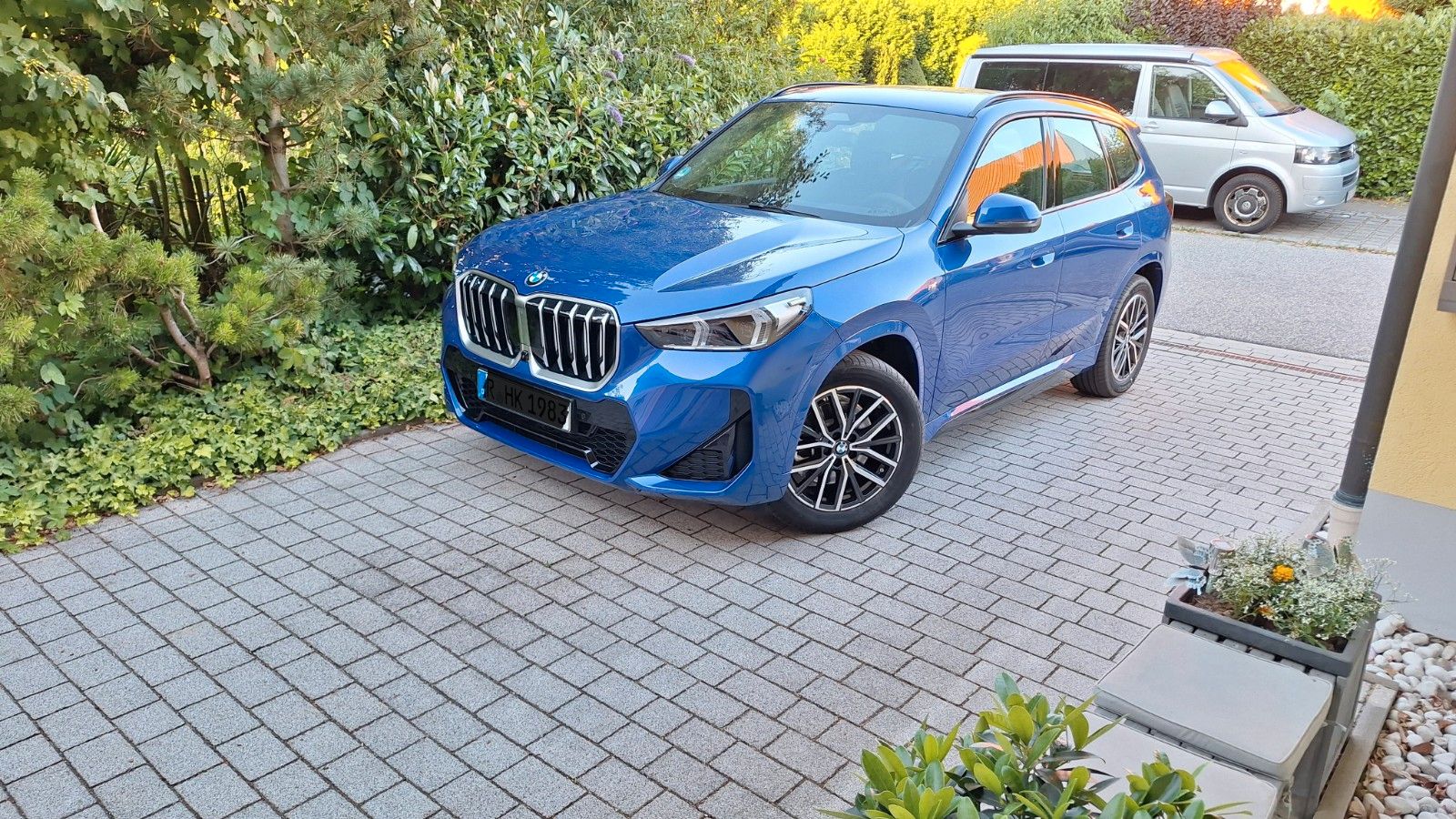 BMW X1 2025, 13 000 км, 125 kW (170 PS) бензин, автомат — фото с аукциона, доставка в Беларусь