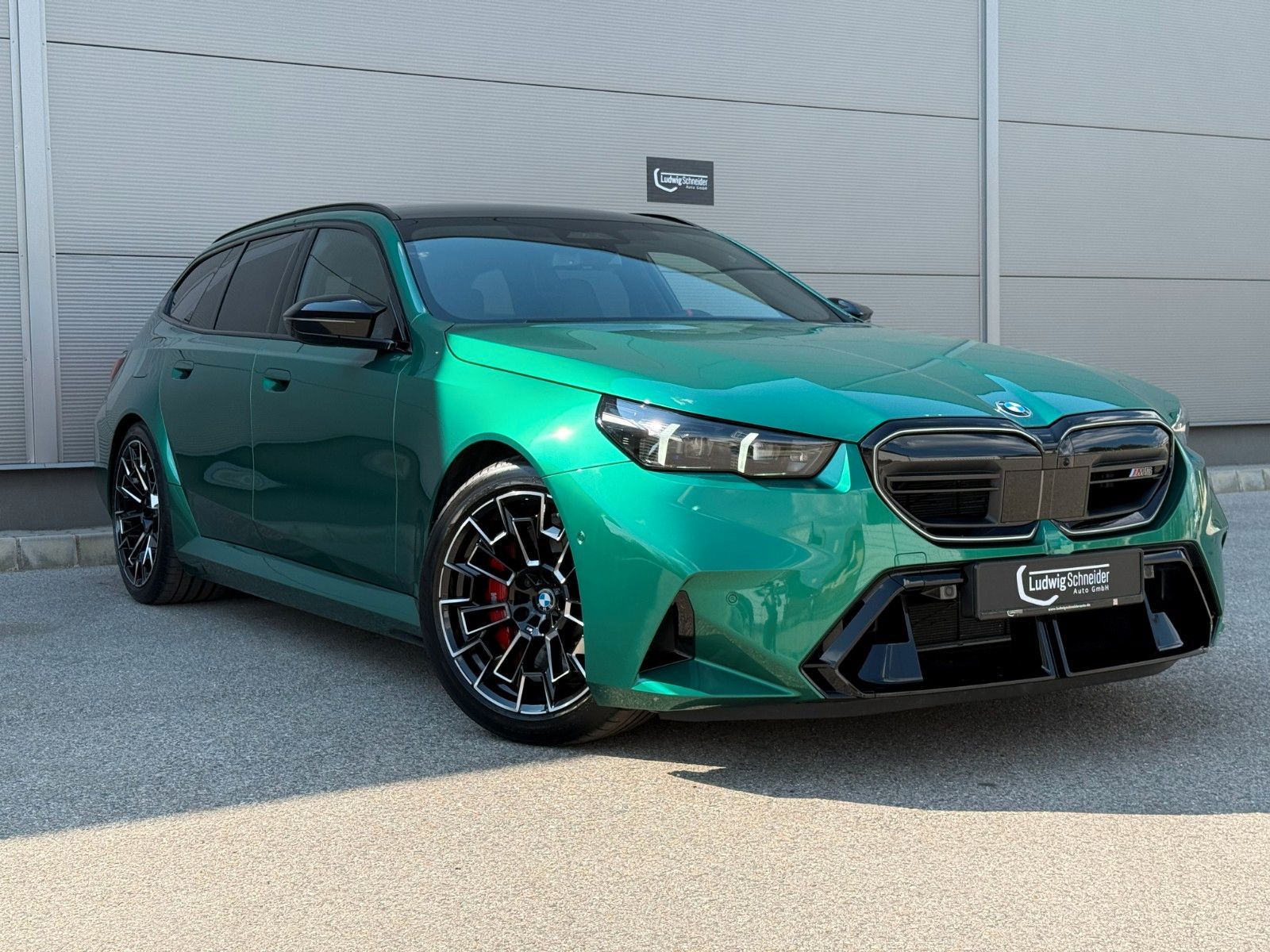 BMW M5 2026, 7 500 км, 535 kW (727 PS) бензин — фото с аукциона, доставка в Беларусь