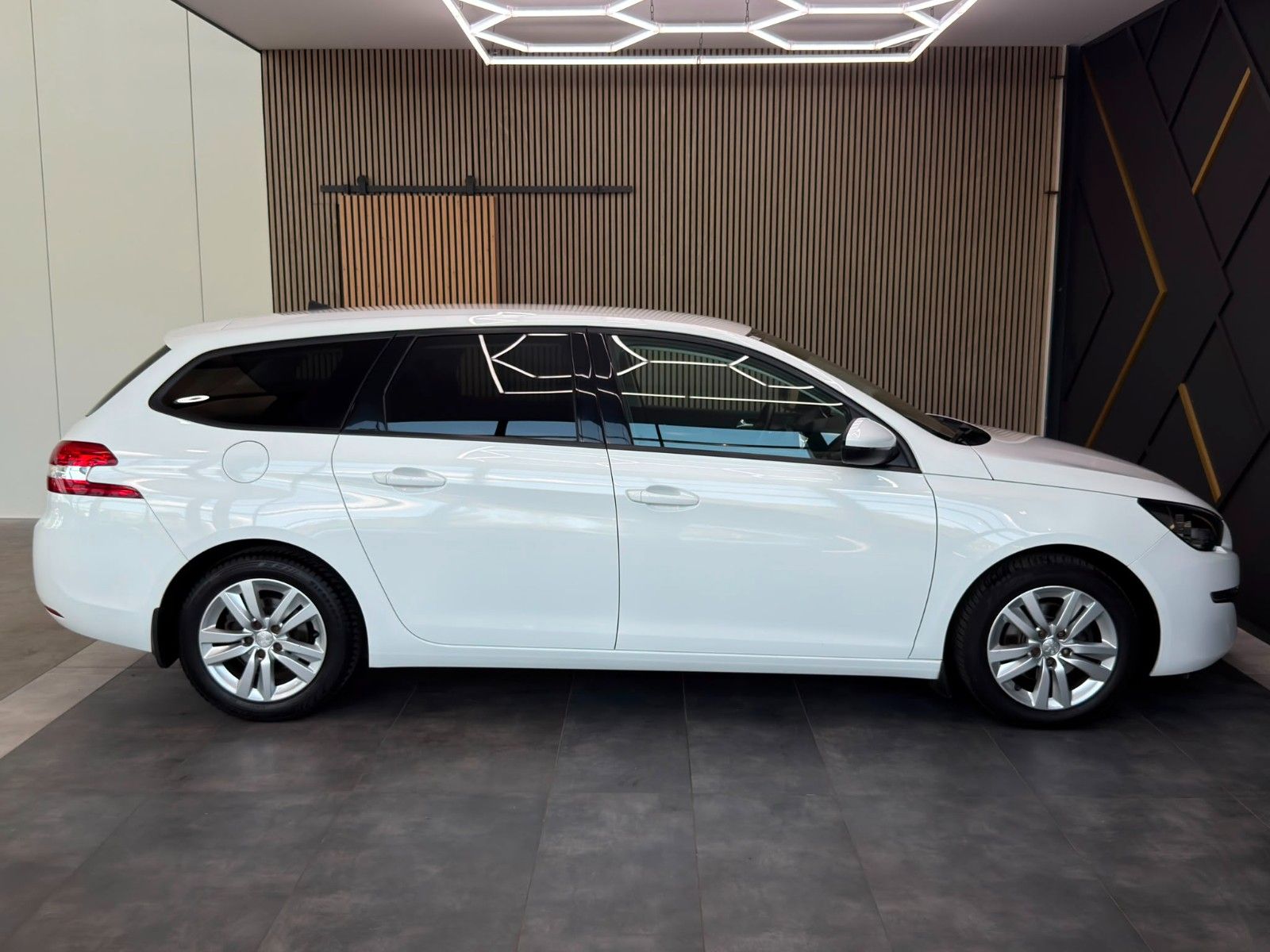 Peugeot 308 2016, 100 900 км, 88 kW (120 PS) дизель, schaltgetriebe — фото 4