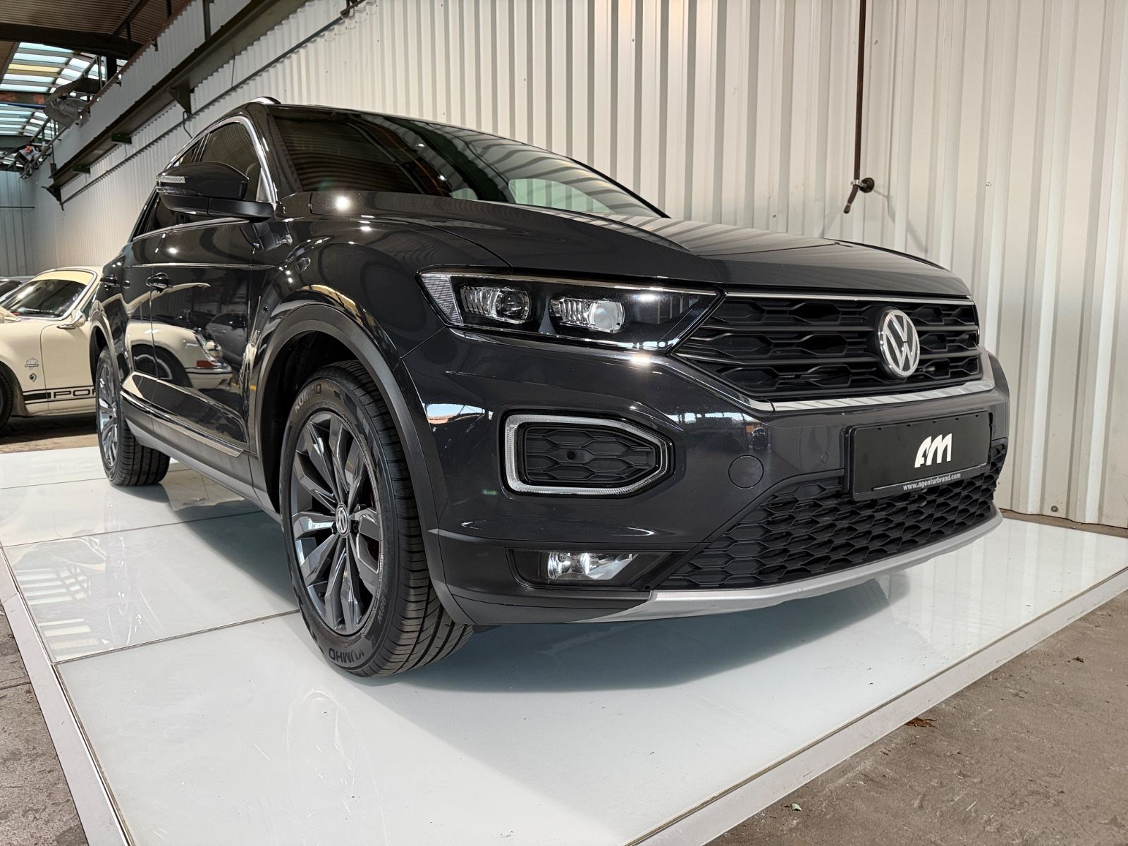 Volkswagen T-Roc 2018, 120 890 км, 140 kW (190 PS) бензин, автомат — фото с аукциона, доставка в Беларусь