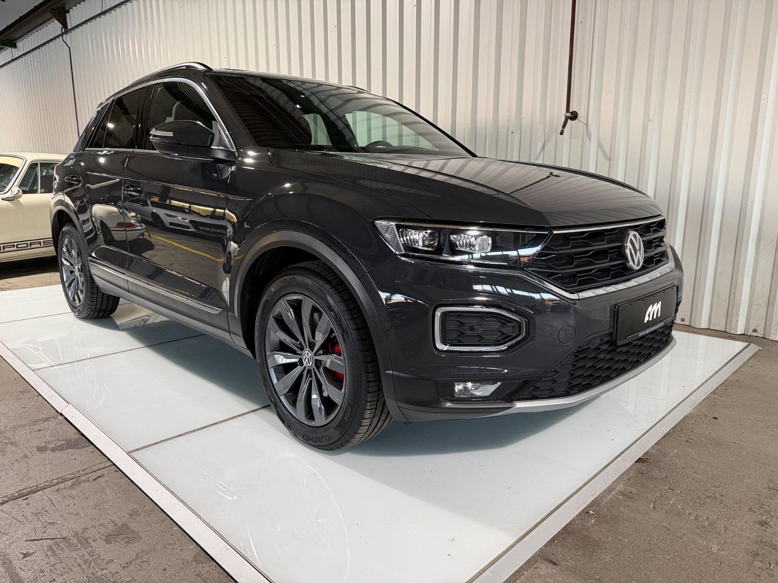 Volkswagen T-Roc 2018, 120 890 км, 140 kW (190 PS) бензин, автомат — фото 4
