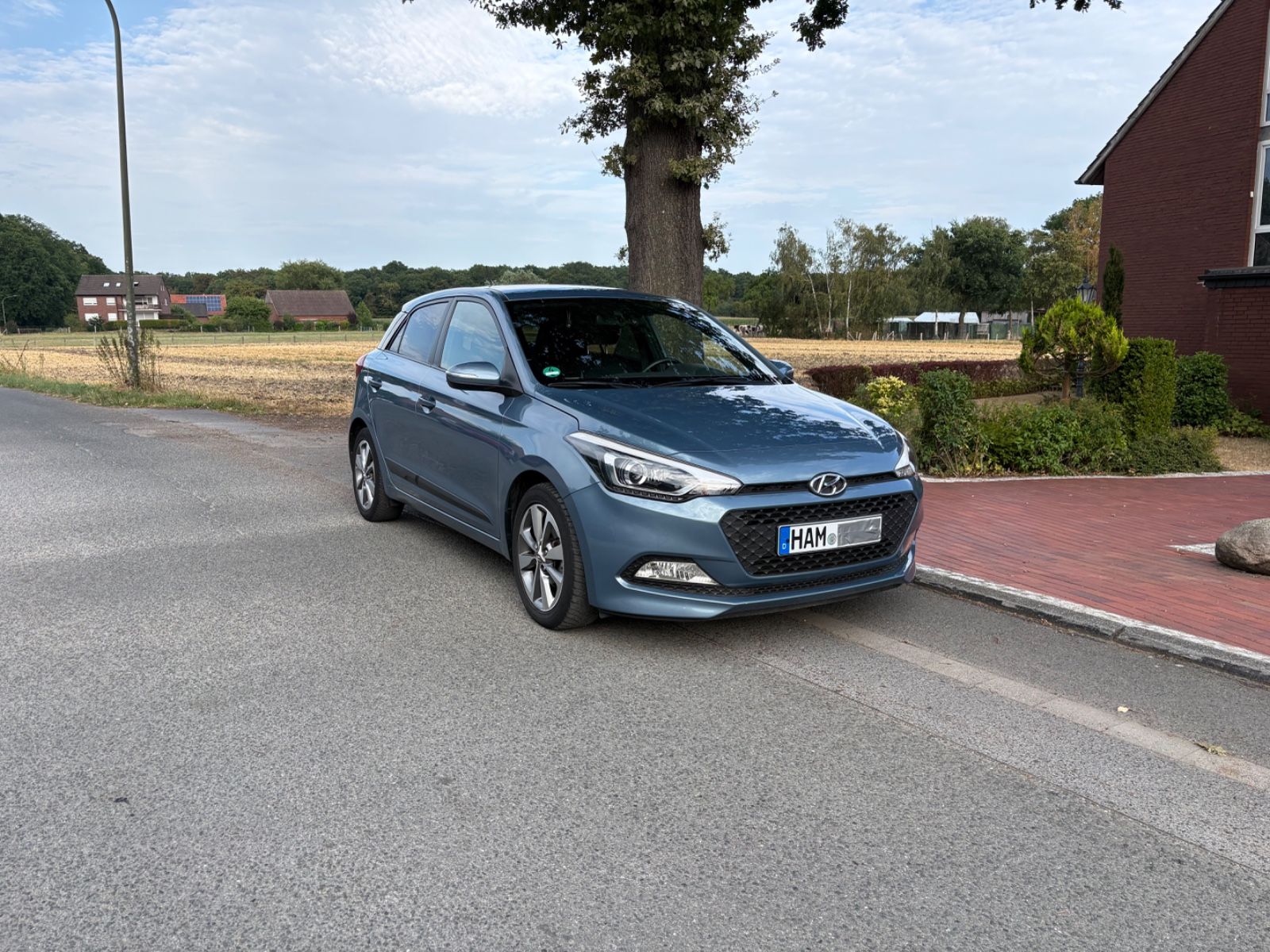 Hyundai i20 2017, 62 000 км, 62 kW (84 PS) бензин, schaltgetriebe — фото с аукциона, доставка в Беларусь