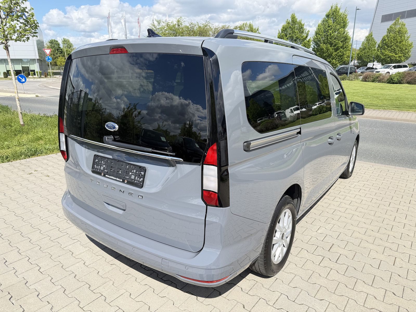 Ford Grand Tourneo 2024, 36 150 км, 90 kW (122 PS) дизель, автомат — фото 3