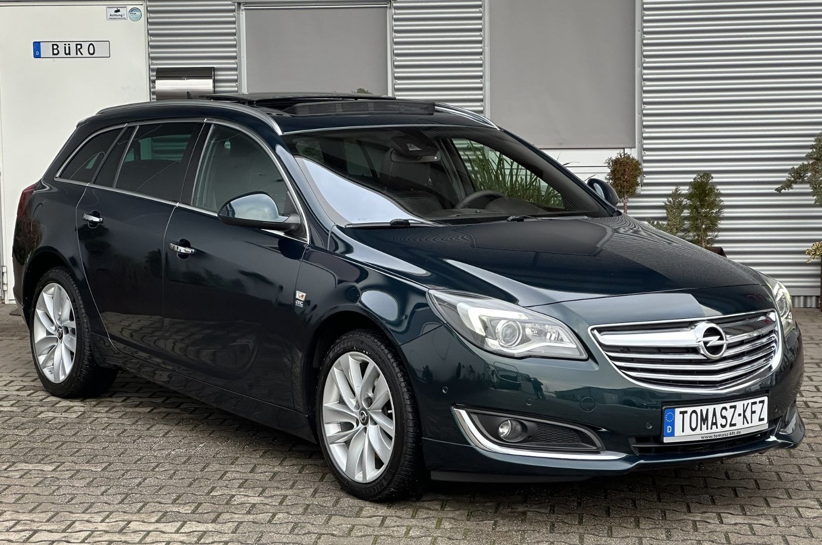 Opel Insignia 2014, 110 926 км, 184 kW (250 PS) бензин, schaltgetriebe — фото с аукциона, доставка в Беларусь