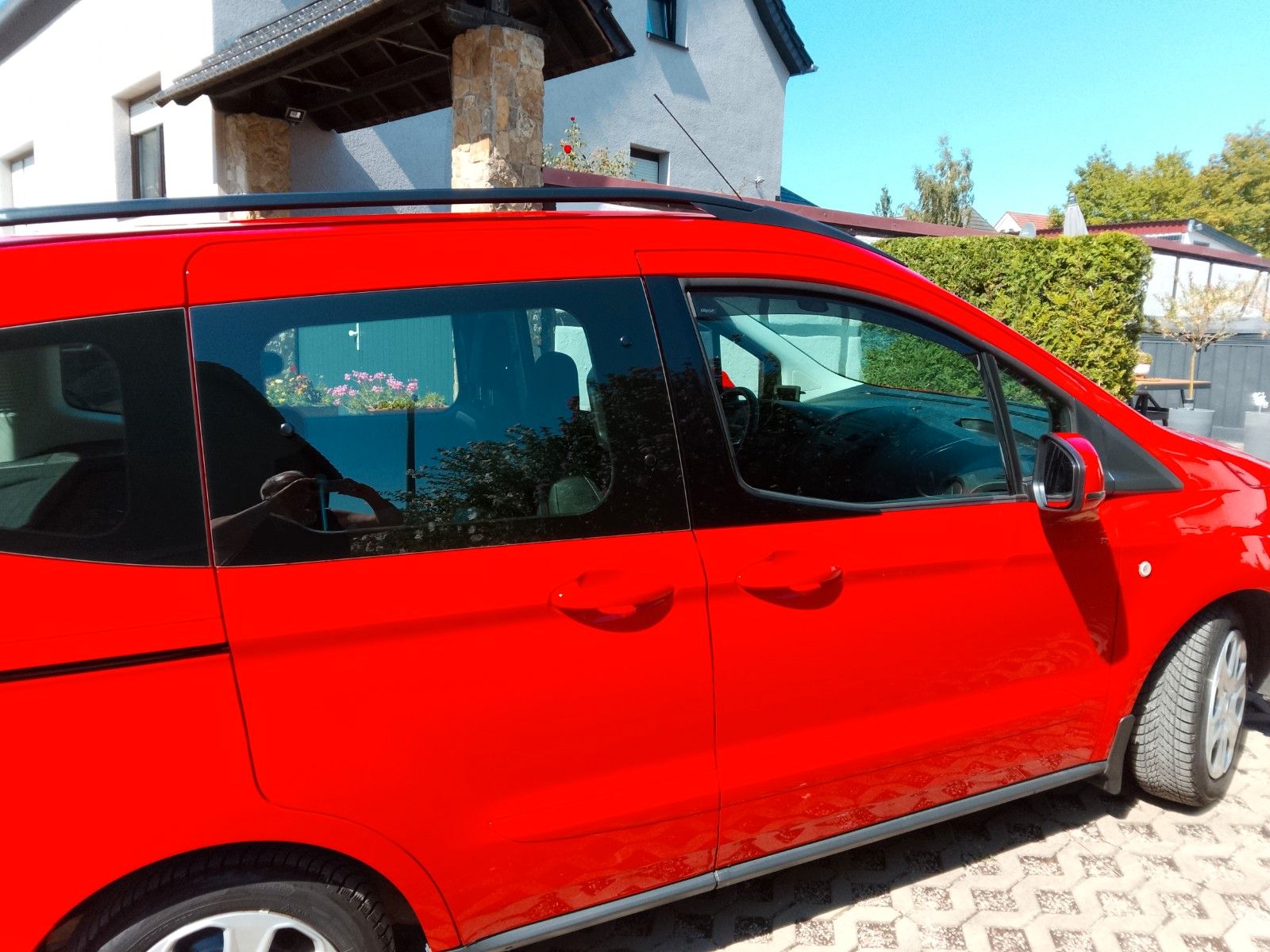 Ford Tourneo Courier 2019, 41 300 км, 74 kW (101 PS) бензин, schaltgetriebe — фото 5