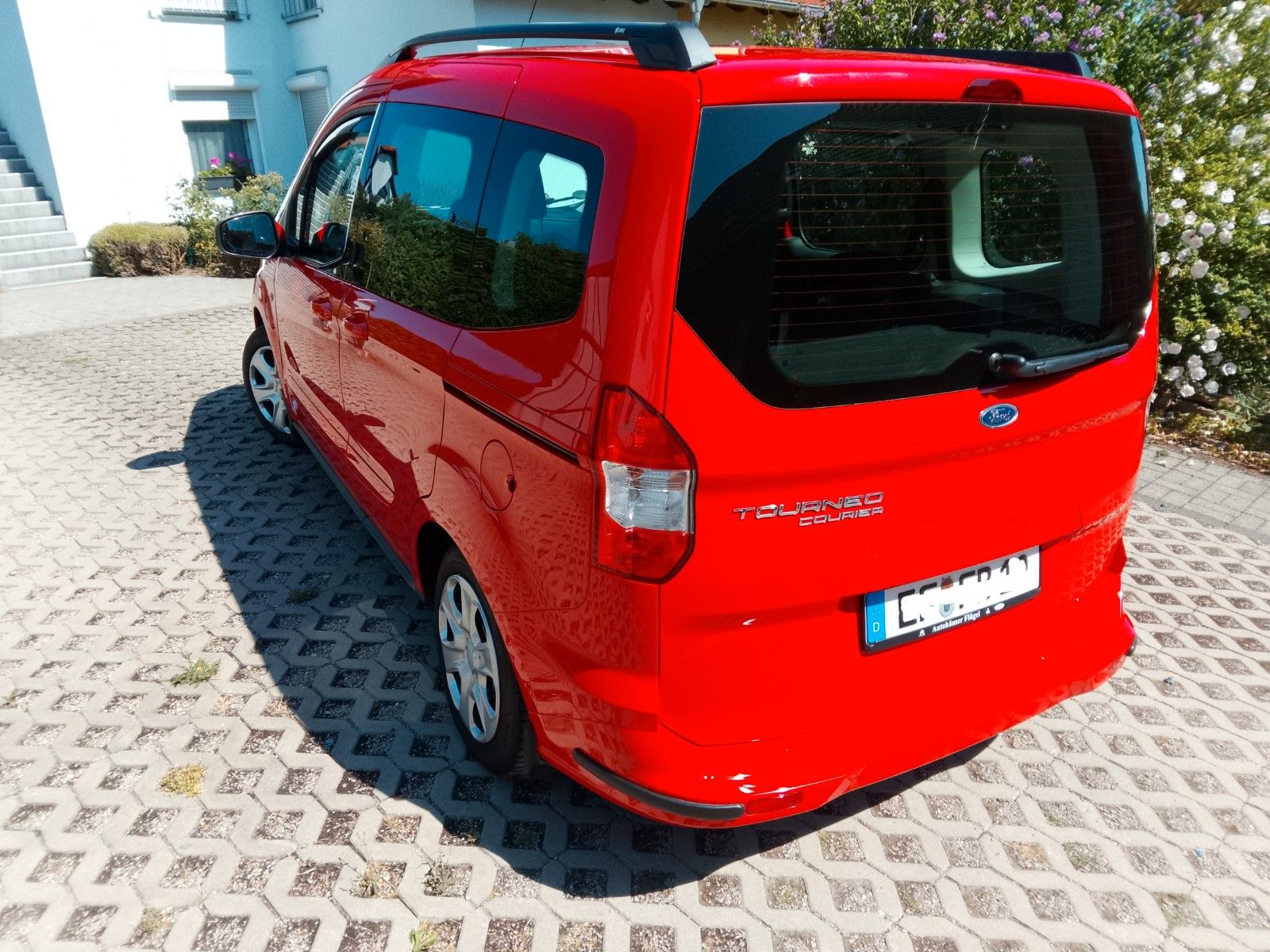 Ford Tourneo Courier 2019, 41 300 км, 74 kW (101 PS) бензин, schaltgetriebe — фото 7