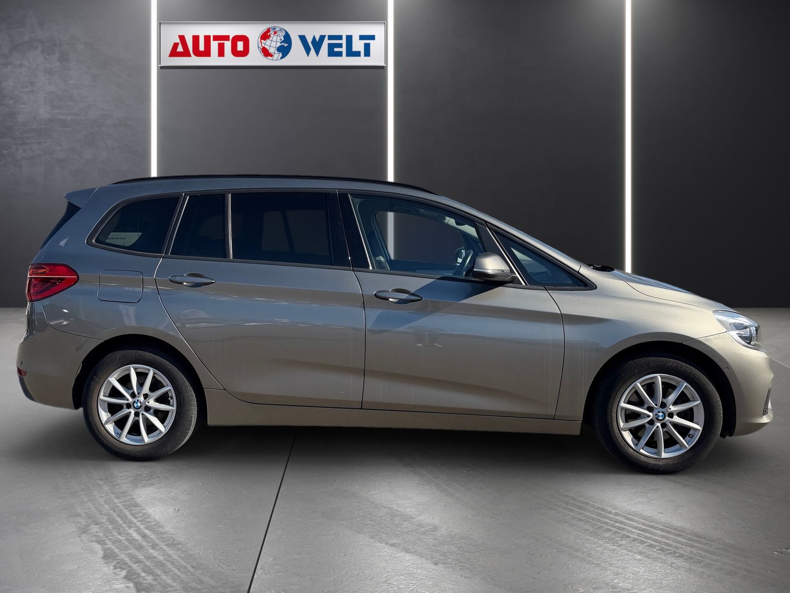 BMW 218 Gran Tourer 2017, 80 400 км, 103 kW (140 PS) бензин, schaltgetriebe — фото 3