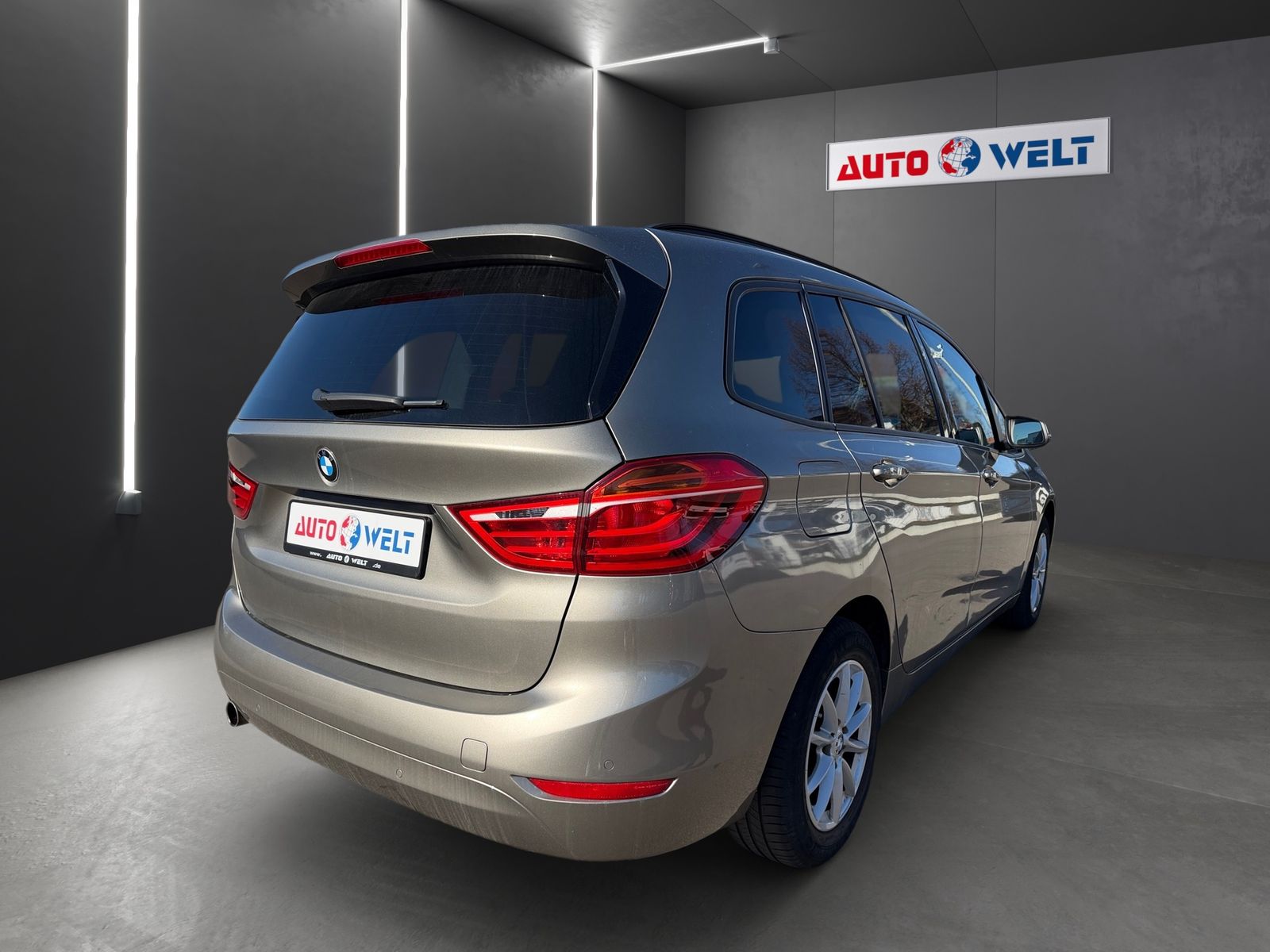 BMW 218 Gran Tourer 2017, 80 400 км, 103 kW (140 PS) бензин, schaltgetriebe — фото 4
