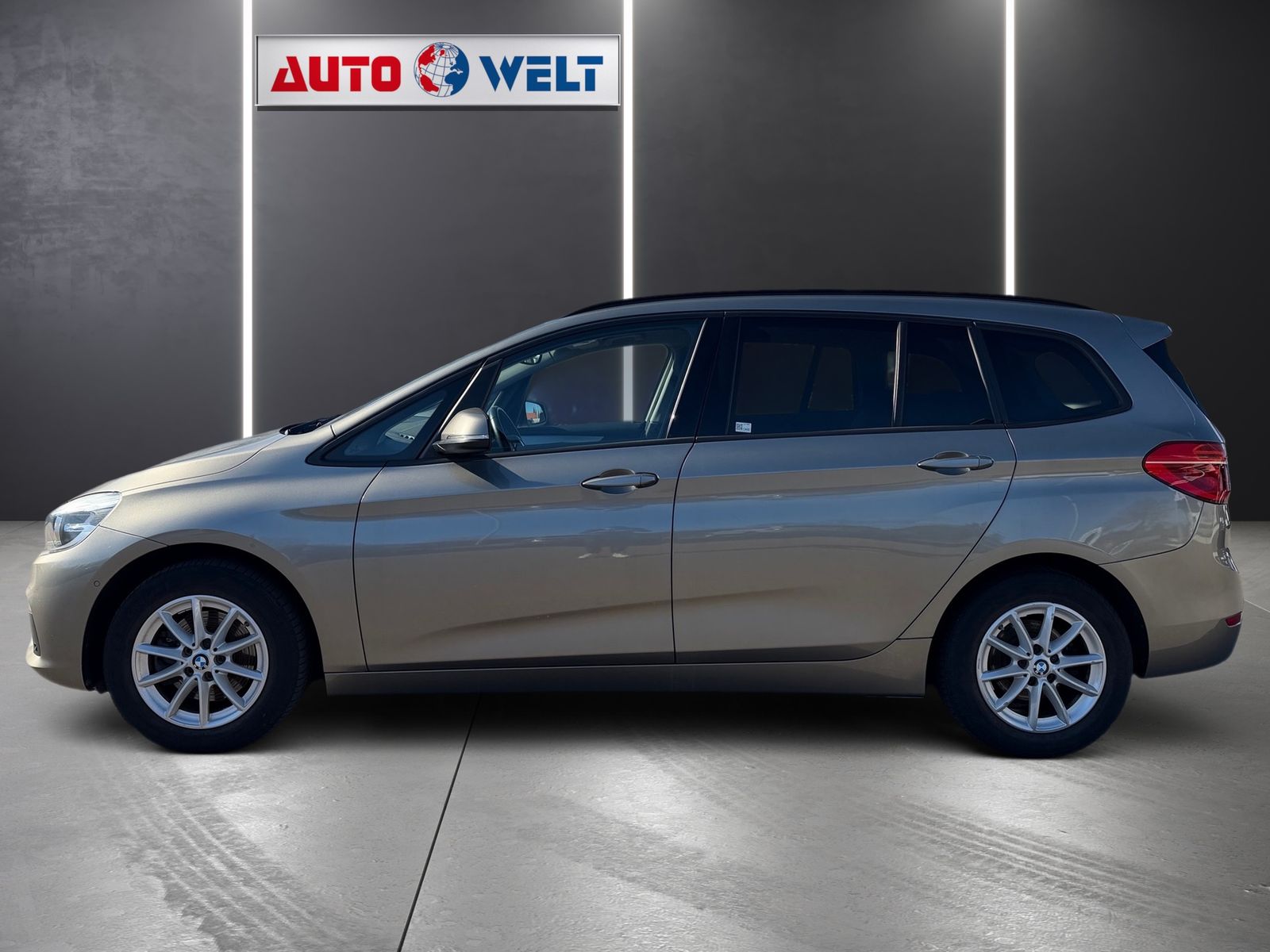 BMW 218 Gran Tourer 2017, 80 400 км, 103 kW (140 PS) бензин, schaltgetriebe — фото 6