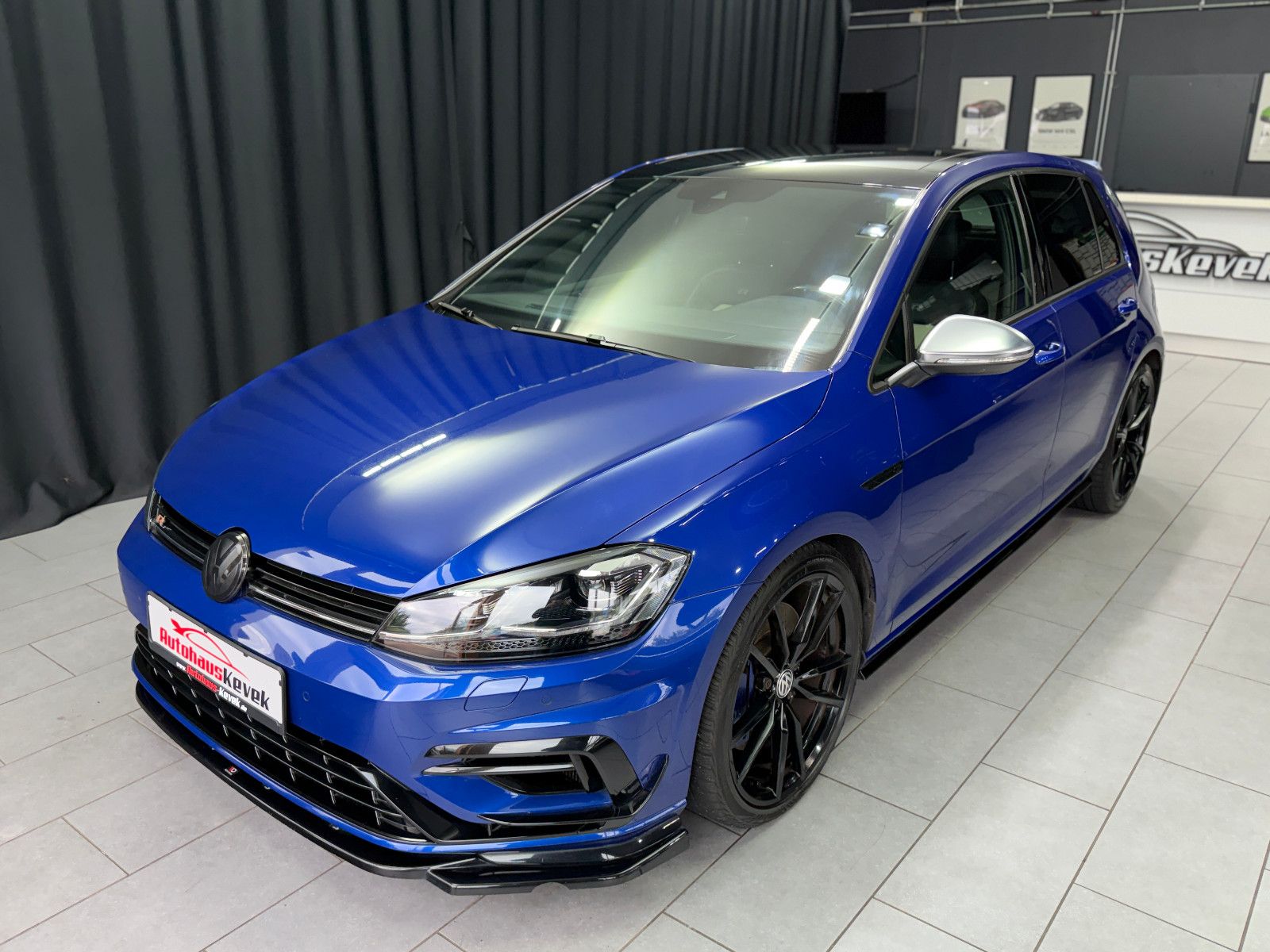 Volkswagen Golf 2017, 100 000 км, 228 kW (310 PS) бензин, автомат — фото с аукциона, доставка в Беларусь