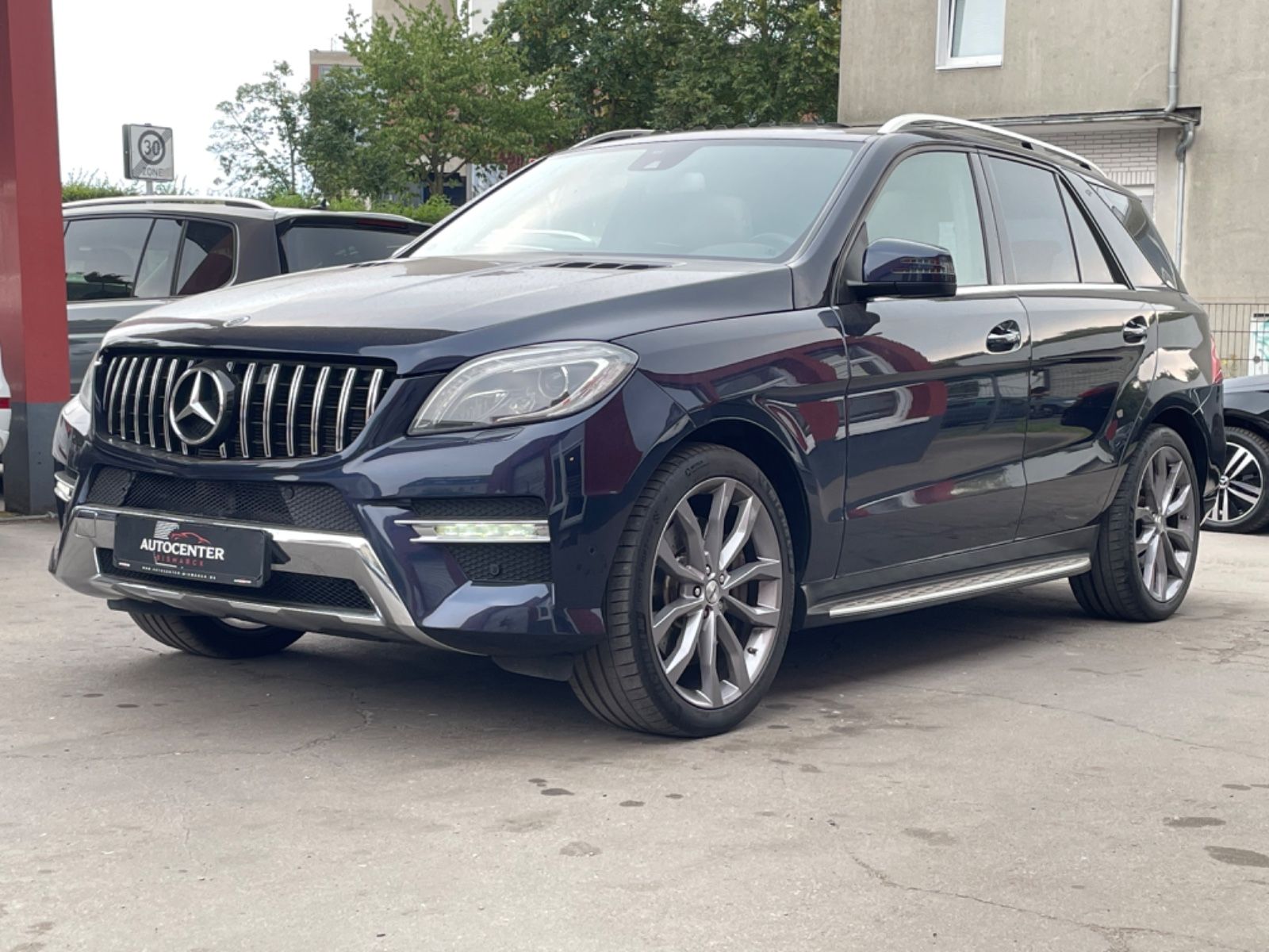 Mercedes-Benz ML 350 2014, 153 800 км, 225 kW (306 PS) бензин, автомат — фото 4