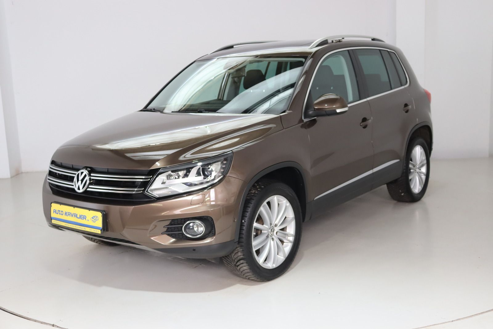 Volkswagen Tiguan 2011, 88 773 км, 155 kW (211 PS) бензин, автомат — фото с аукциона, доставка в Беларусь