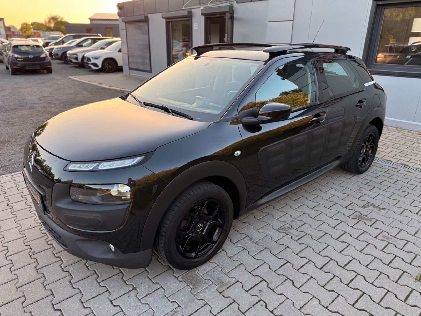 Citroën C4 Cactus 2017, 118 879 км, 60 kW (82 PS) бензин, schaltgetriebe — фото с аукциона, доставка в Беларусь