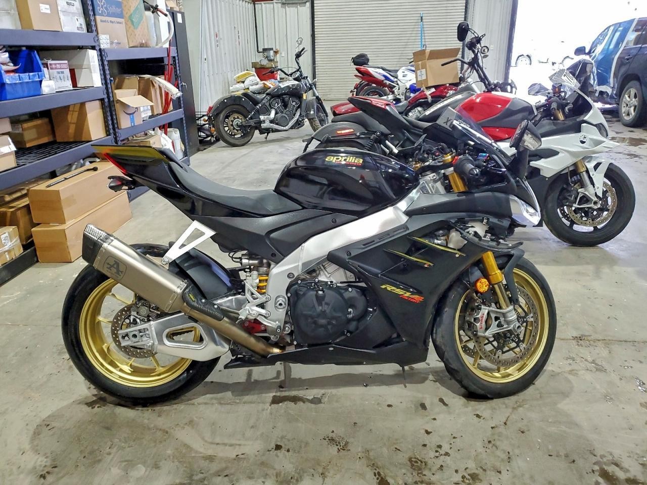 APRILIA Rsv4 1100 2022, 3 420 км, 4 cyl. бензин — фото с аукциона, доставка в Беларусь