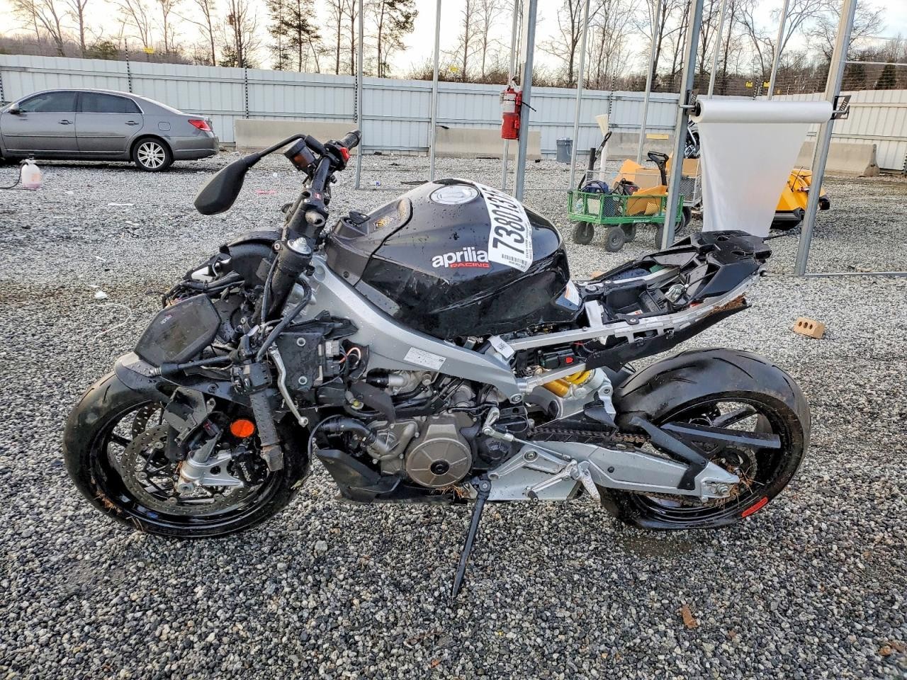 APRILIA Tuono 2023, 2 cyl., механика — фото 3