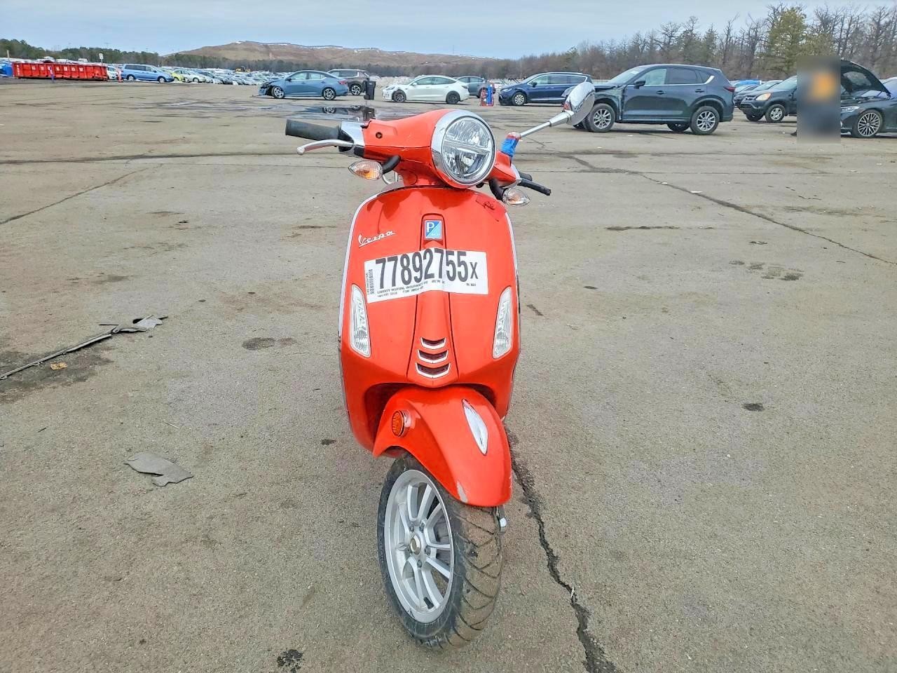 VESPA Primavera/ 2021, 8 996 км, 1 cyl. бензин, автомат — фото с аукциона, доставка в Беларусь