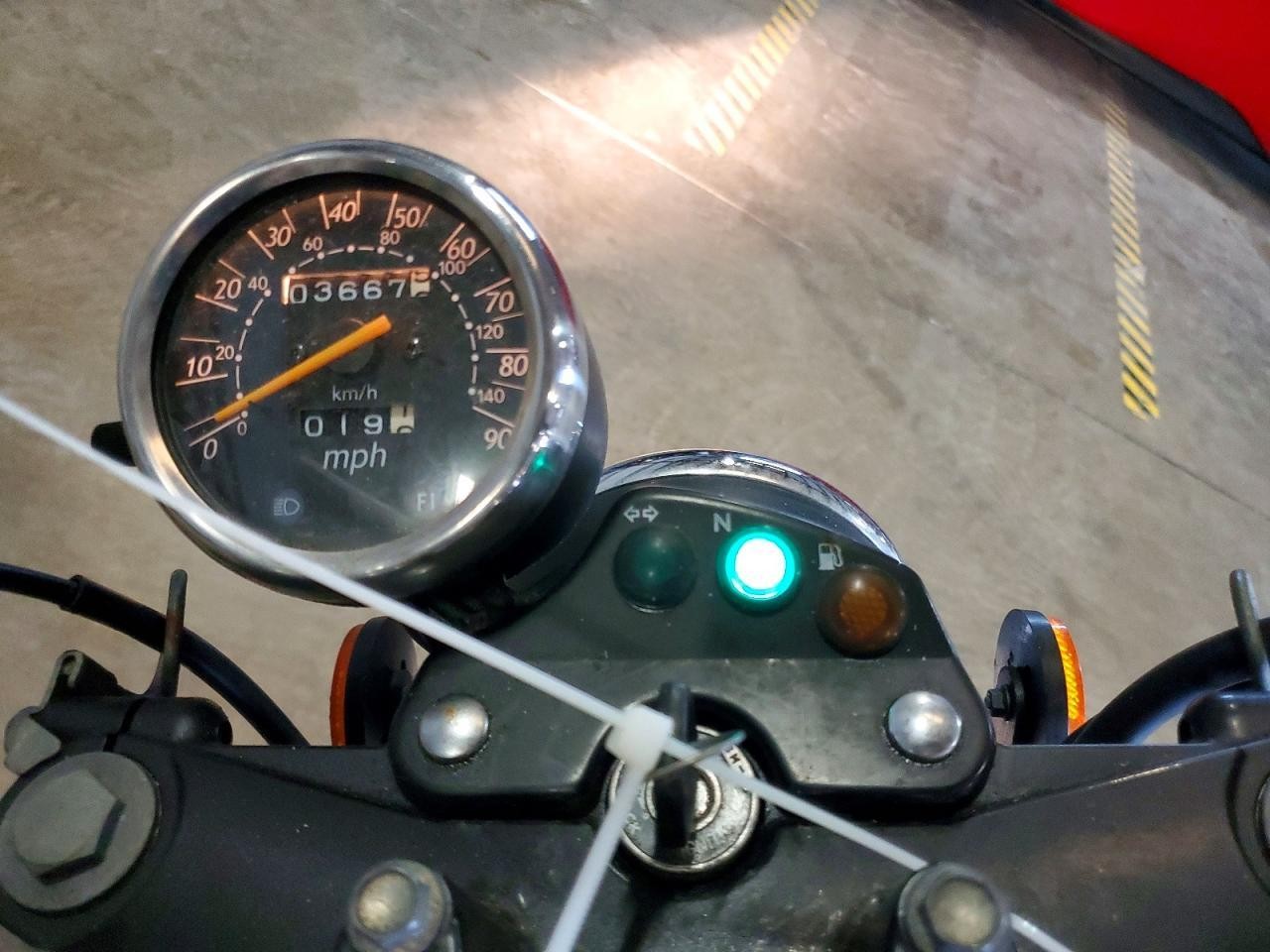 SUZUKI Rv200 2017, 5 901 км, механика — фото 7