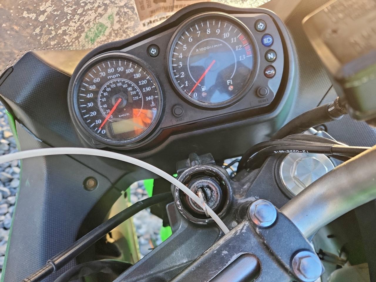 KAWASAKI Ex 2008, 2 cyl. бензин, механика — фото 6