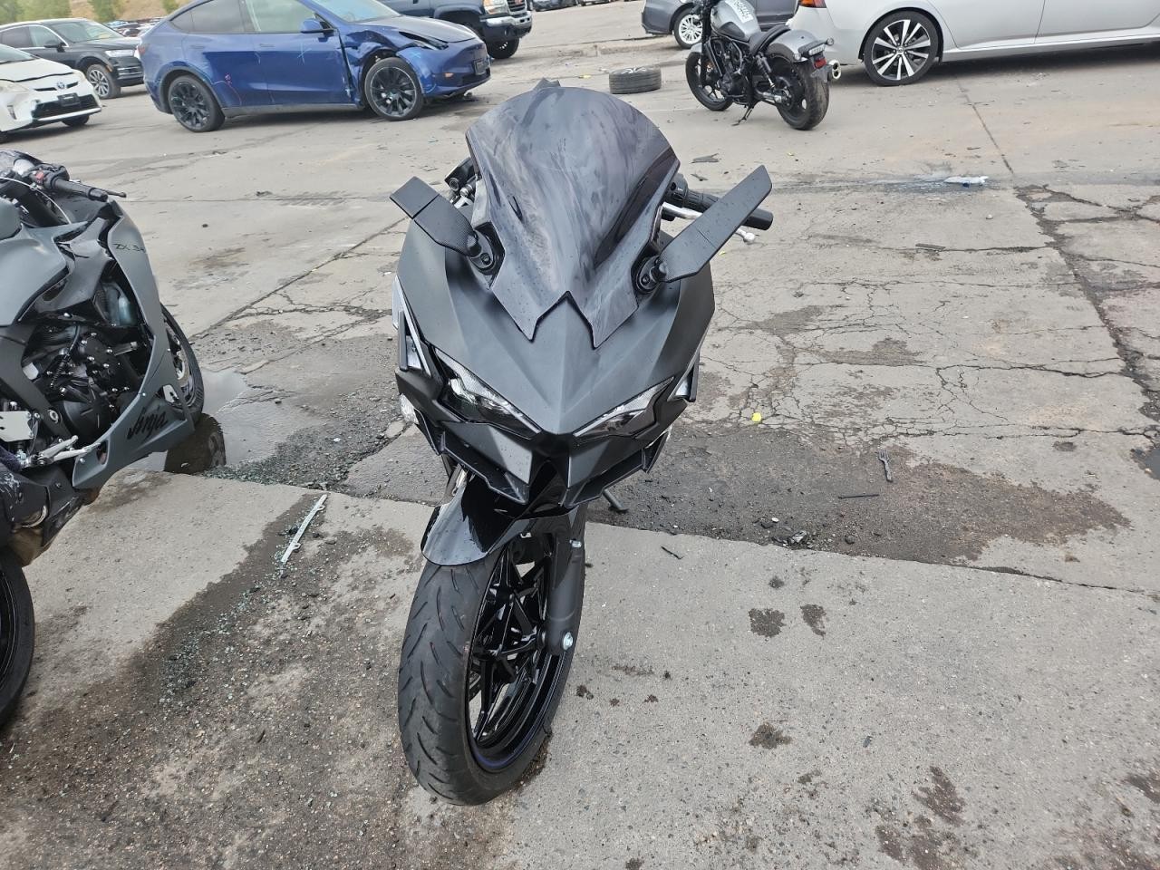 KAWASAKI Ex500 2025, 4 099 км, 2 cyl., механика — фото с аукциона, доставка в Беларусь