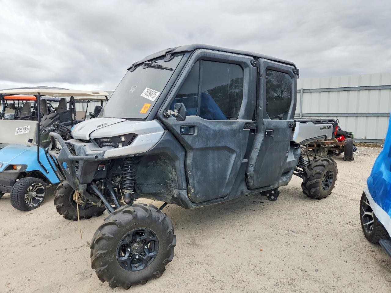 CAN-AM Defender max 2021, 689 км, 2, автомат — фото с аукциона, доставка в Беларусь
