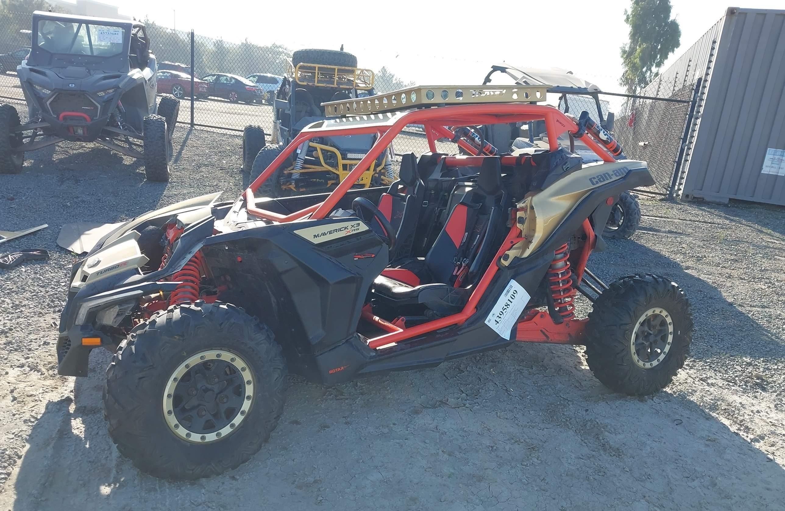 CAN-AM MAVERICK X3 2017, 10 221 км, 3 бензин — фото с аукциона, доставка в Беларусь